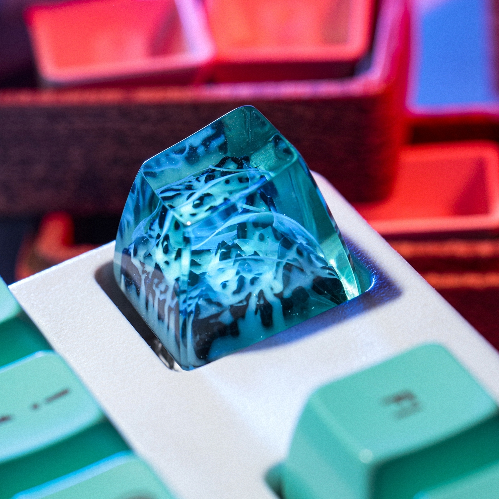Snowy Mountain Artisan Keycap Breakwooden