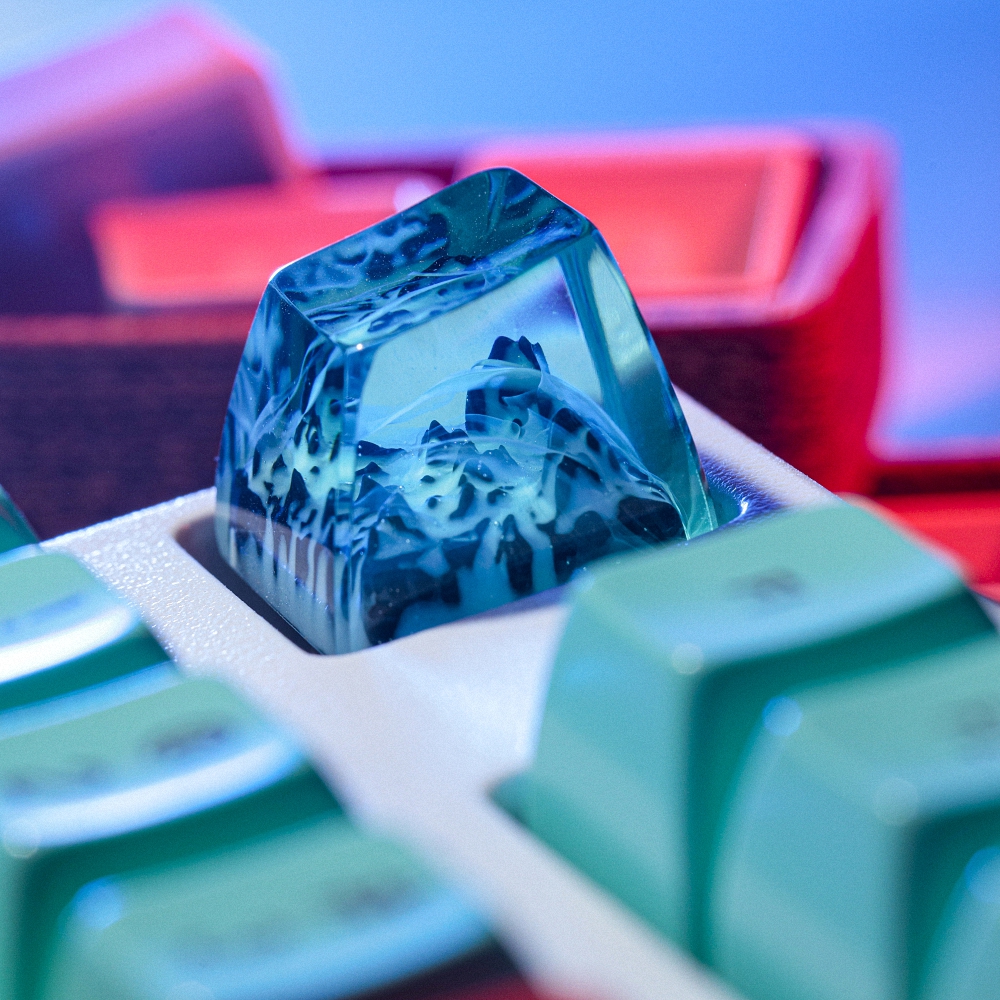 Snowy Mountain Artisan Keycap Breakwooden