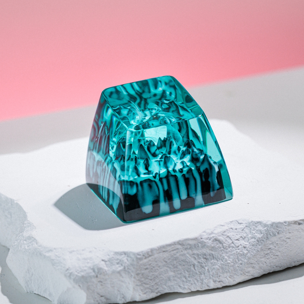 Snowy Mountain Artisan Keycap Breakwooden 2