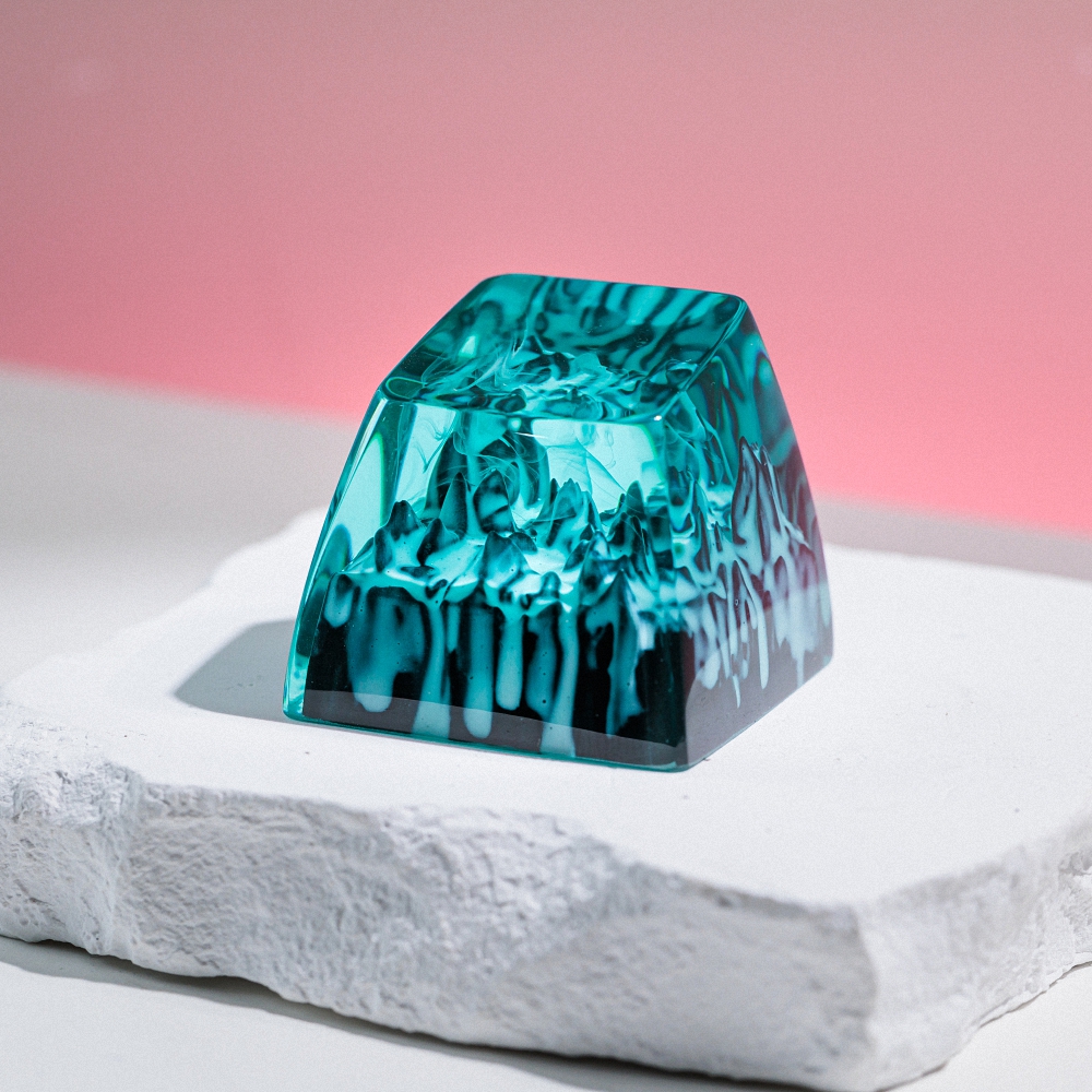 Snowy Mountain Artisan Keycap Breakwooden 2