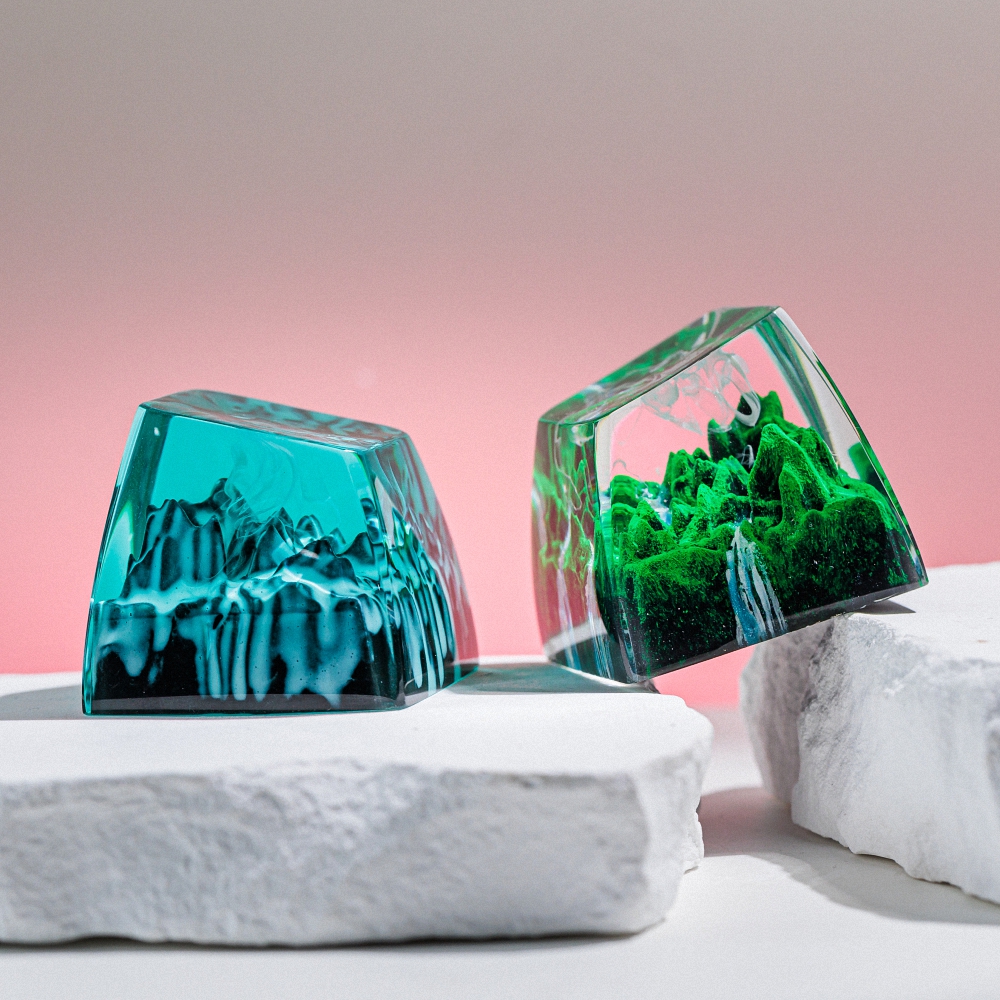 Snowy Mountain Artisan Keycap Breakwooden 2