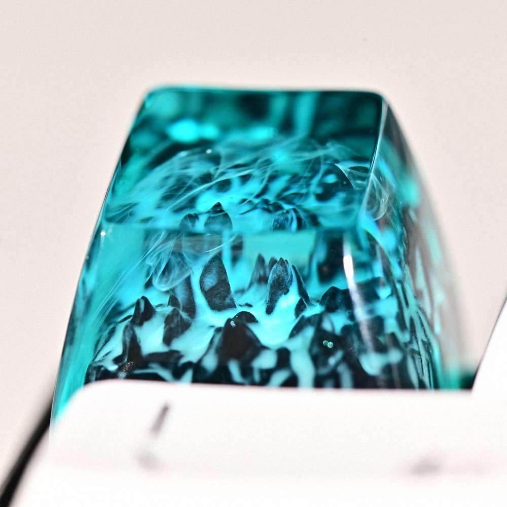 Snowy Mountain Artisan Keycap Breakwooden 2