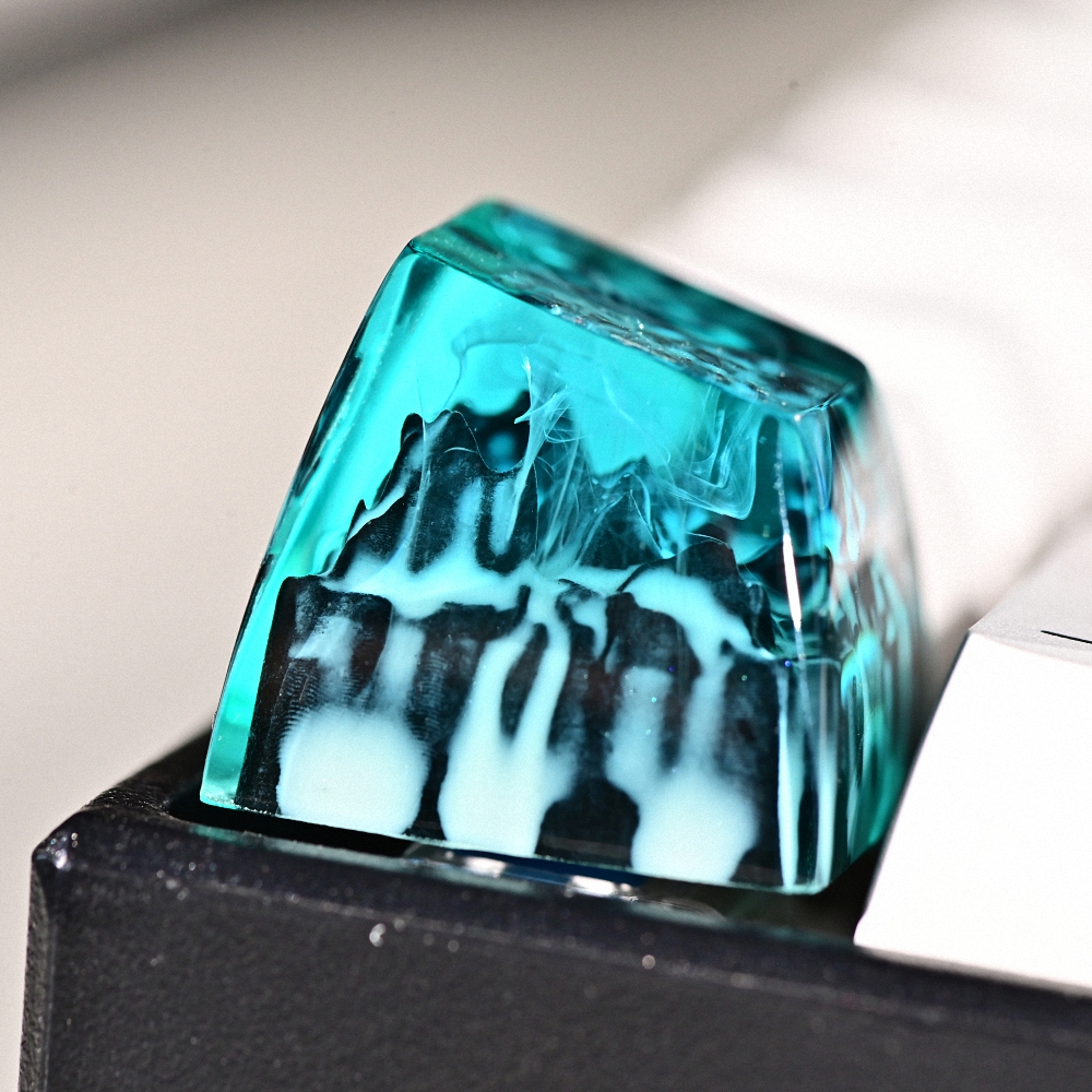 Snowy Mountain Artisan Keycap Breakwooden 2