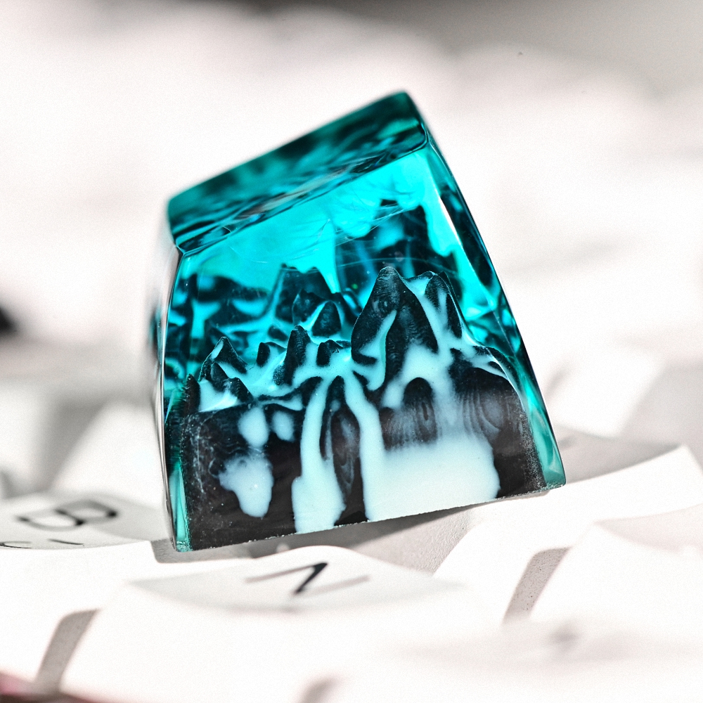 Snowy Mountain Artisan Keycap Breakwooden 2