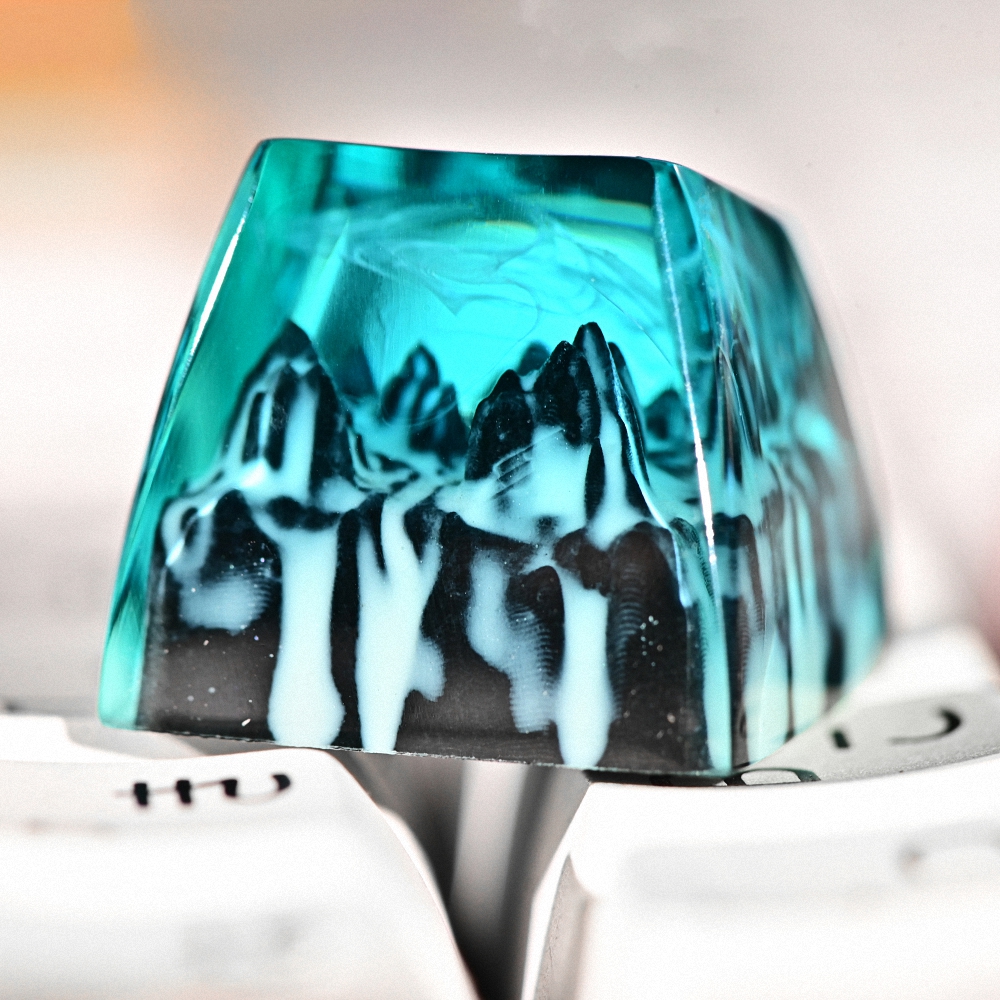Snowy Mountain Artisan Keycap Breakwooden 2