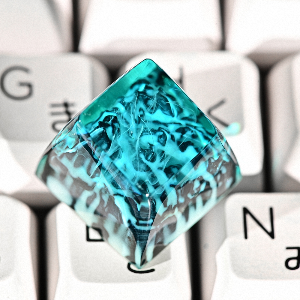 Snowy Mountain Artisan Keycap Breakwooden 2