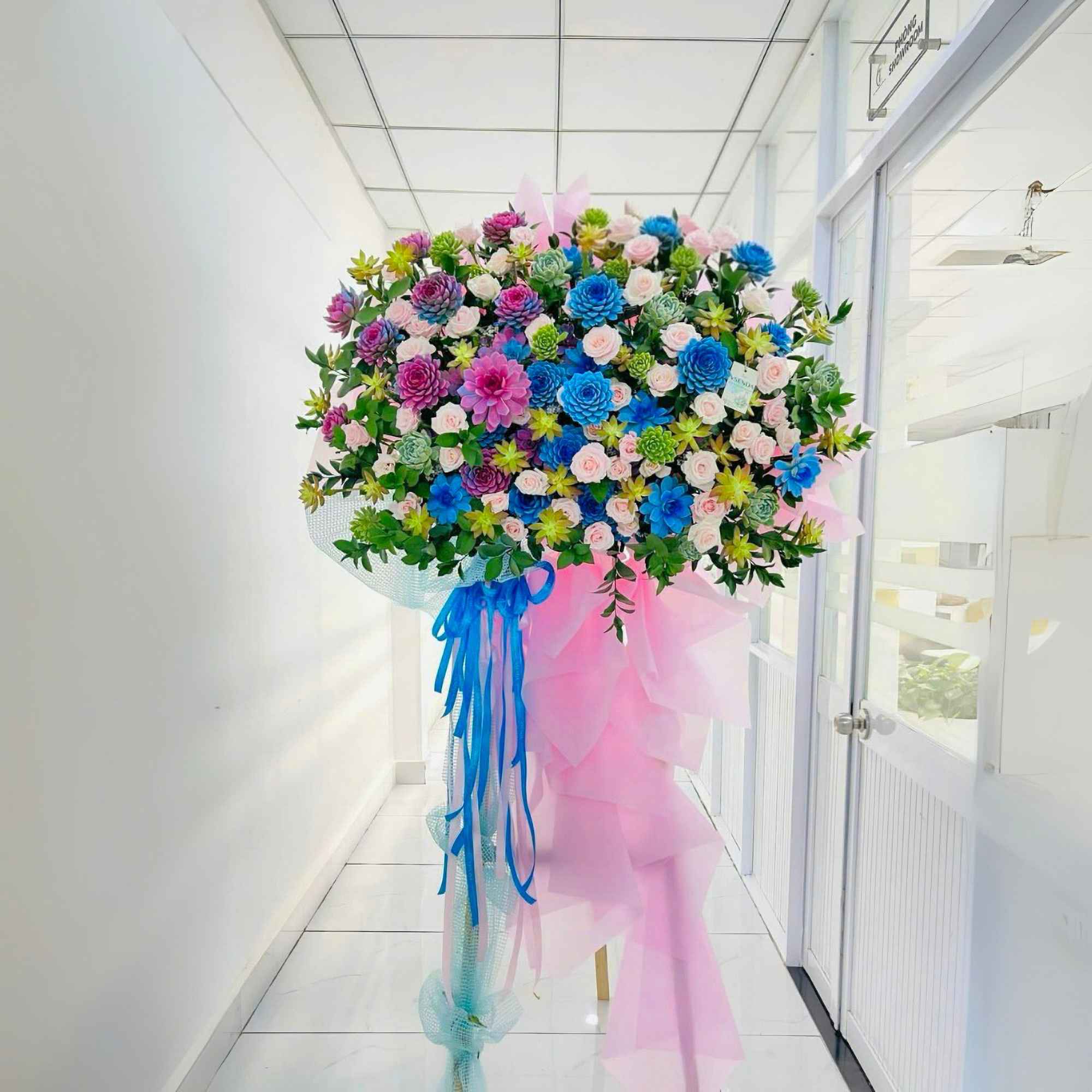 Giao Hưởng Xanh Hồng - Kệ Hoa Chúc Mừng