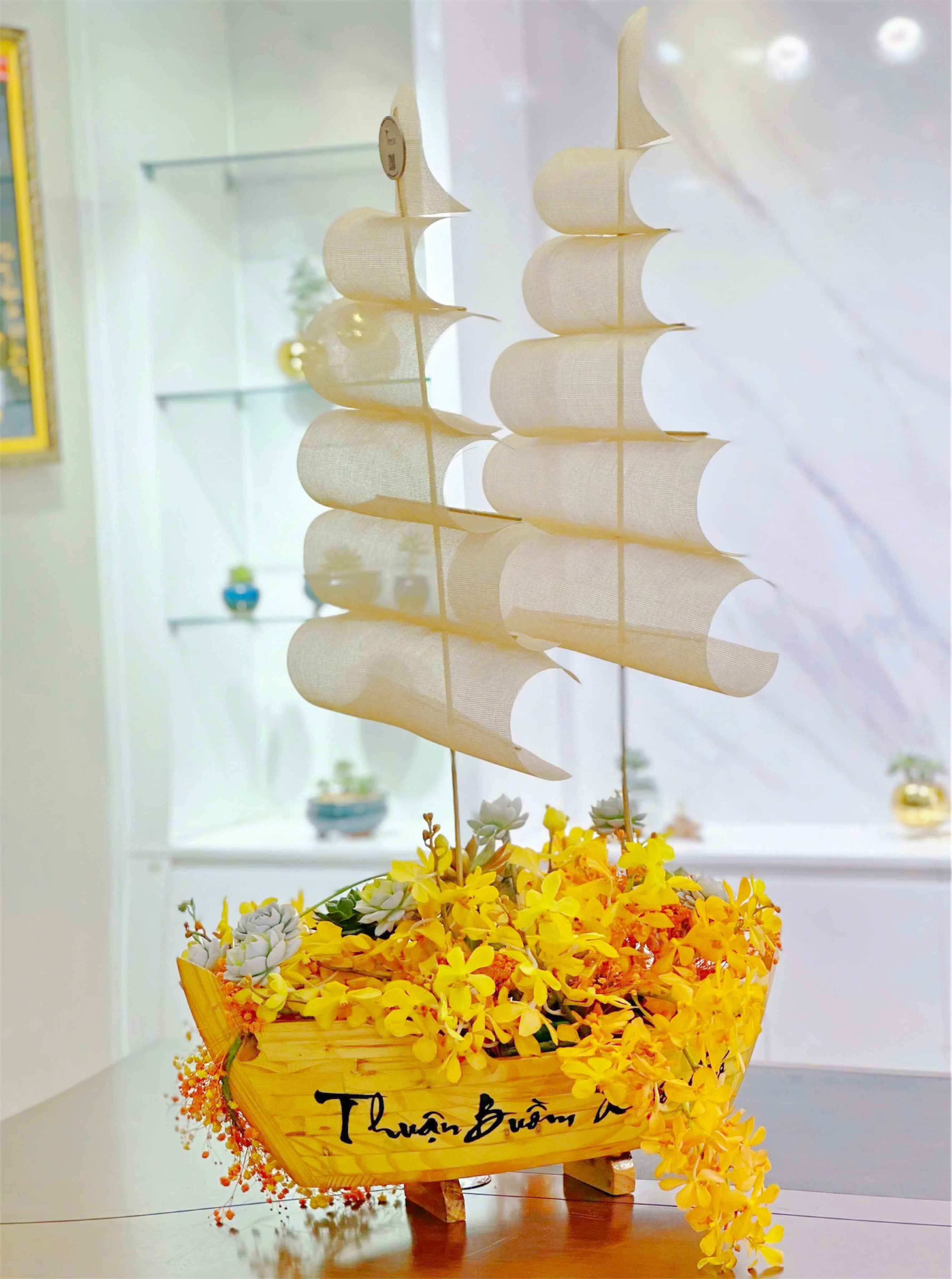 Ra Khơi - Thuyền Lan Mừng Khai Trương