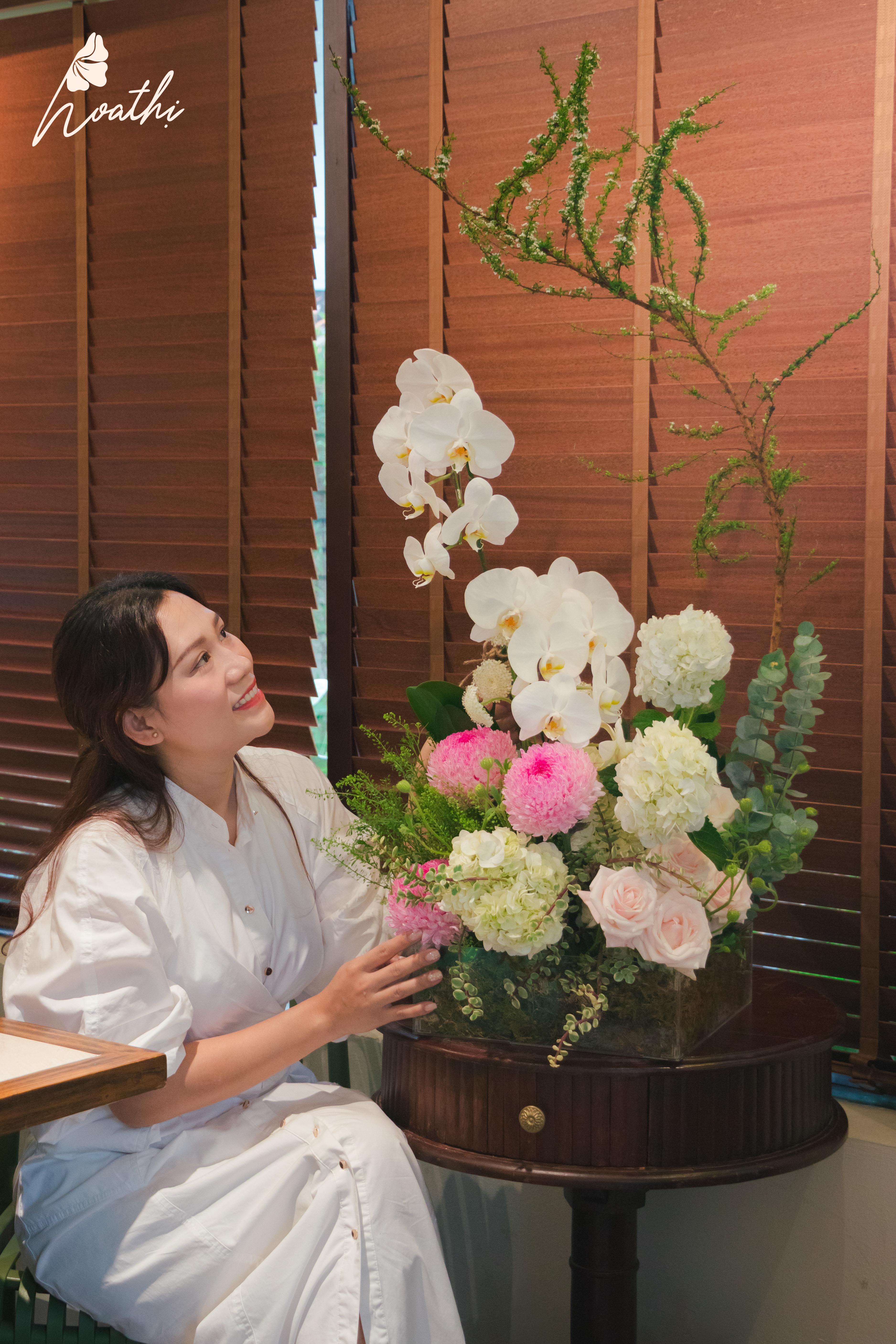 Hộp Hoa Vươn Lên