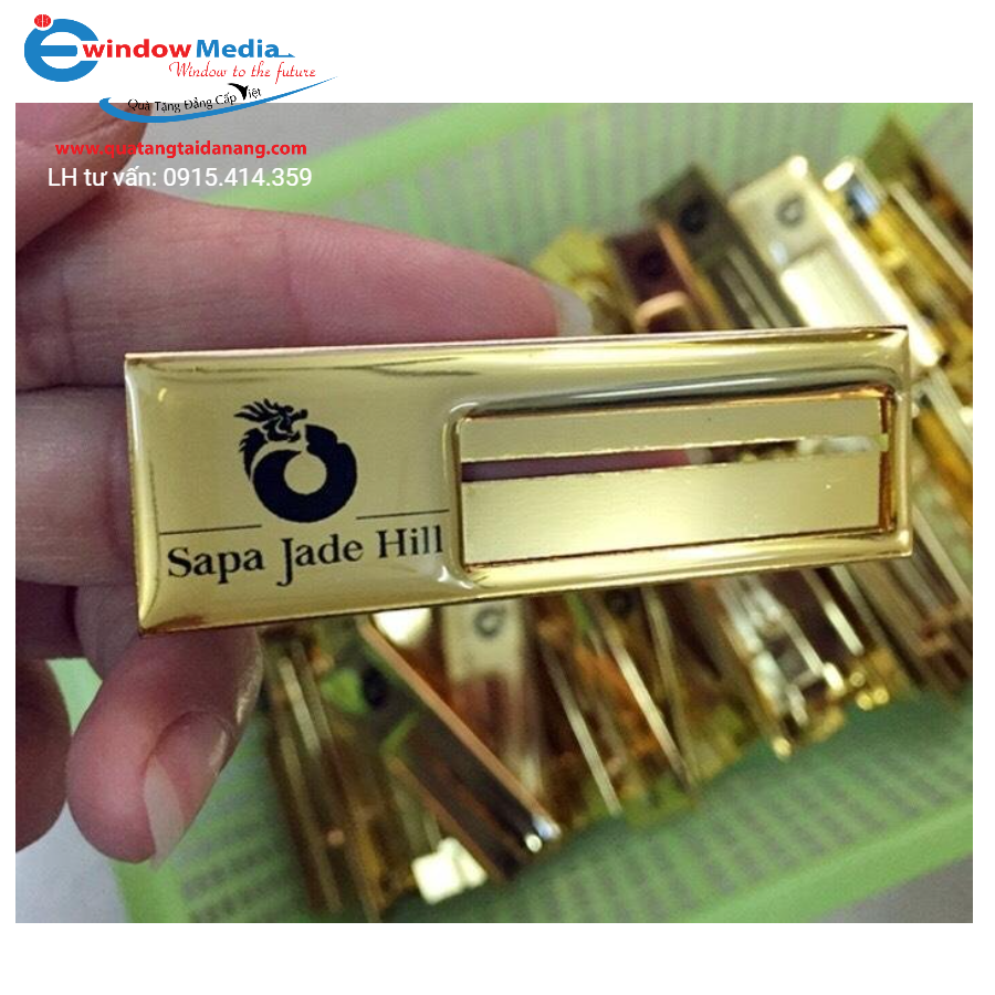 Ưu Điểm Vượt Trội Của Bảng Tên Nhân Viên Kim Loại