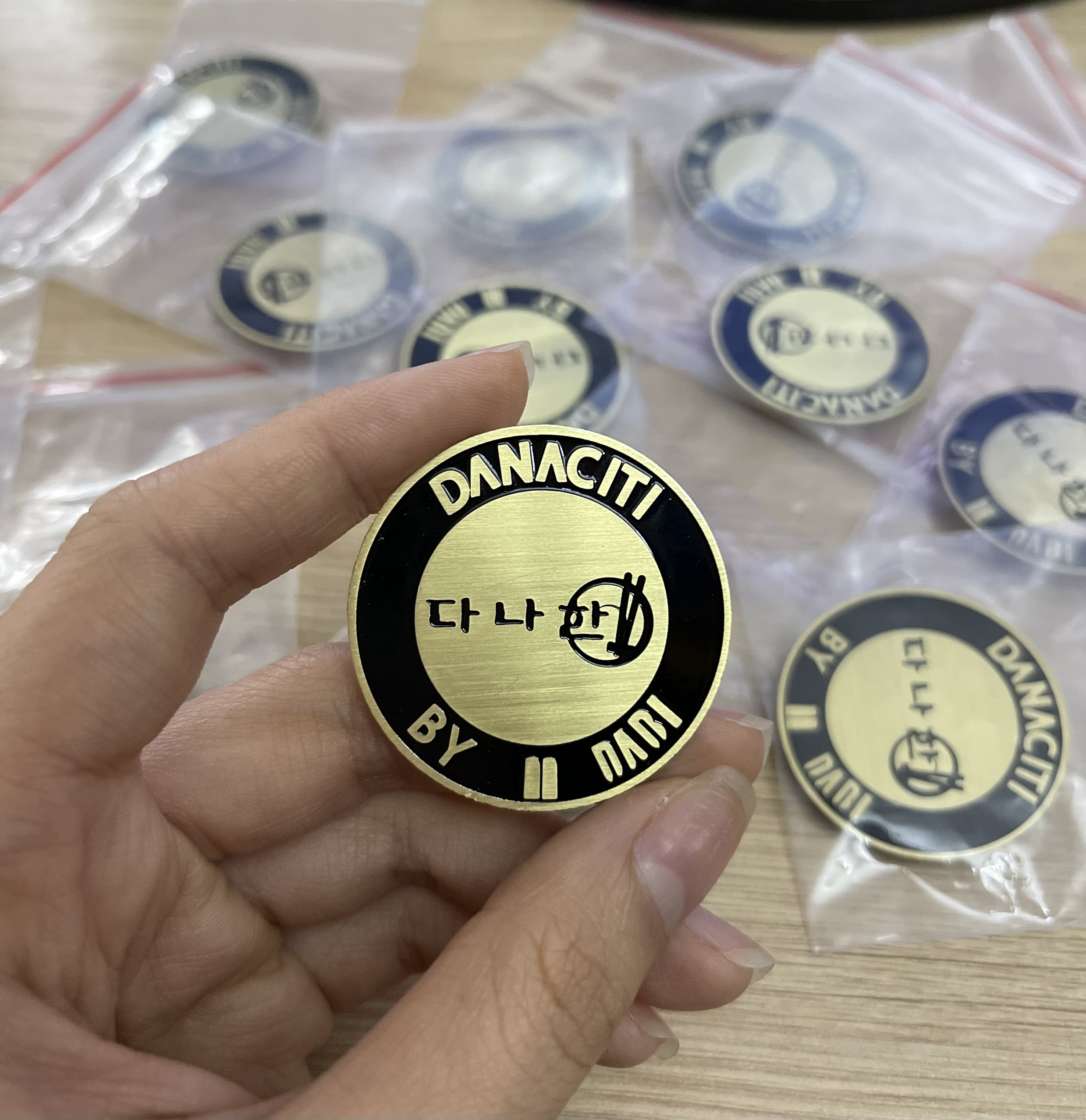 Lý Do Nên Chọn Bảng Tên Ăn Mòn Cho Doanh Nghiệp