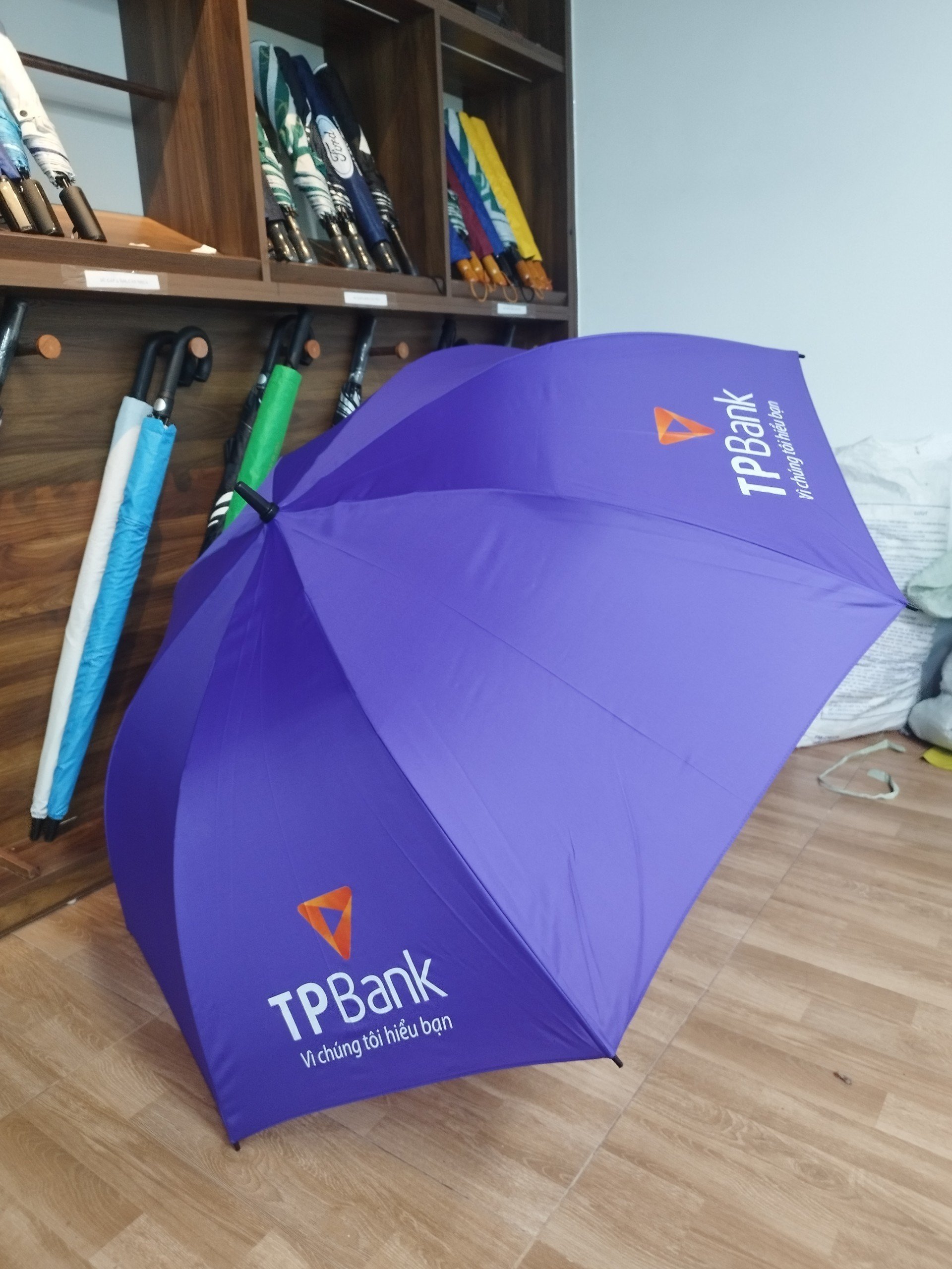 Dù Cầm Tay In Logo - Công Cụ Quảng Cáo Đột Phá Cho Thương Hiệu