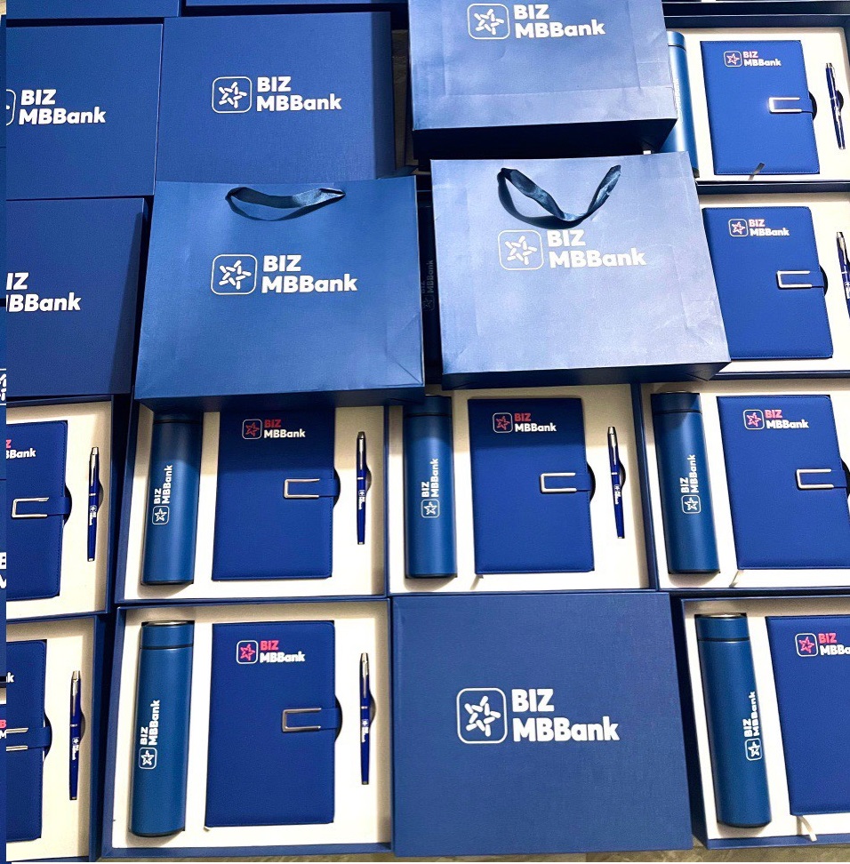 Bình Giữ Nhiệt In Logo: Quà Tặng Độc Đáo Cho Khách Hàng Doanh Nghiệp