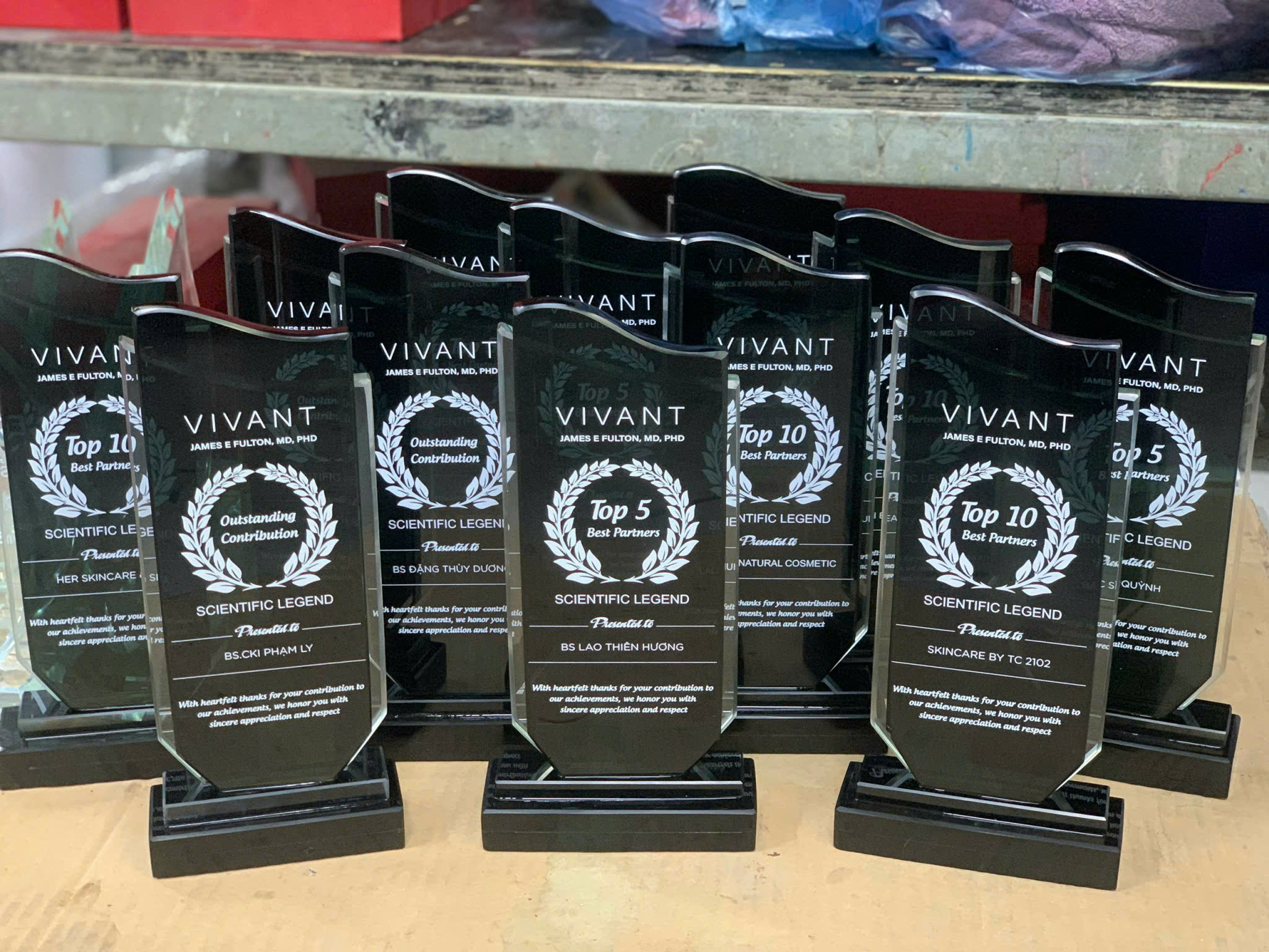 Top 10 Kỷ Niệm Chương Nhân Viên Xuất Sắc Được Yêu Thích Nhất