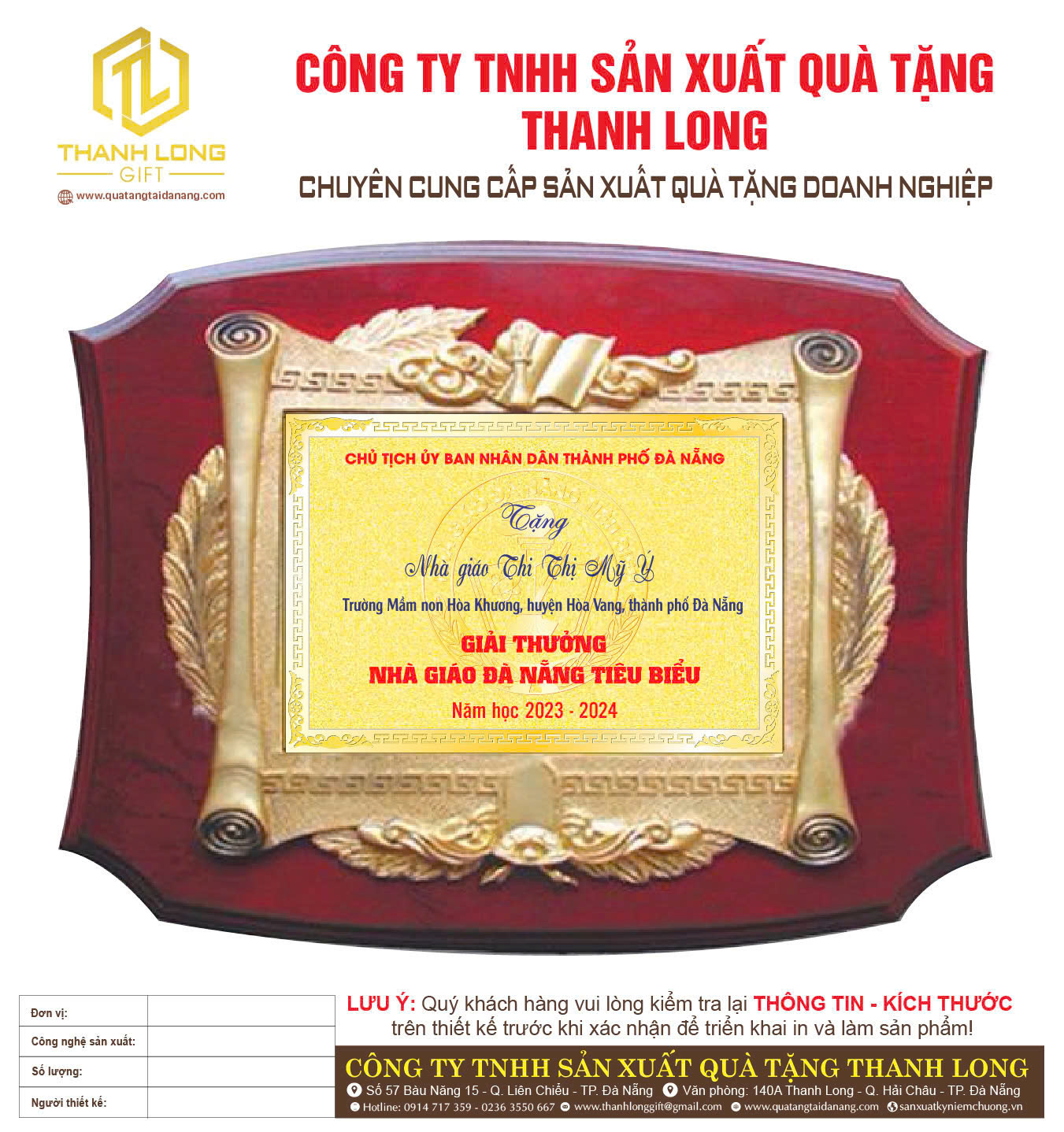 Quà tặng Thành Long – Đơn vị đồng hành sản xuất bảng vinh danh “Nhà giáo Đà Nẵng tiêu biểu” năm học