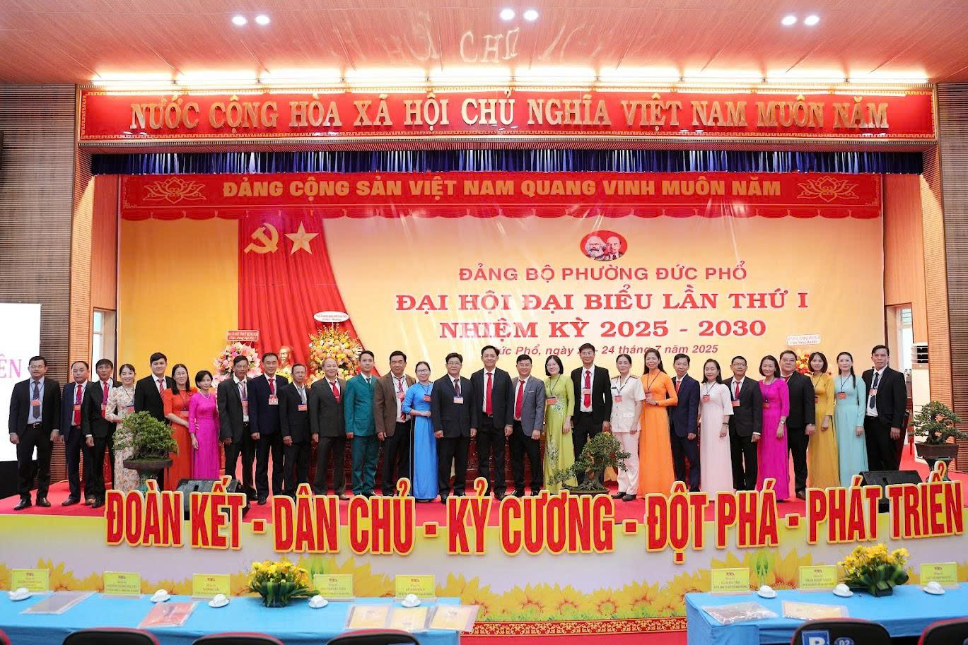 Quà Tặng Thanh Long – Tự Hào Đồng Hành Cùng Đại Hội Phường Đức Phổ