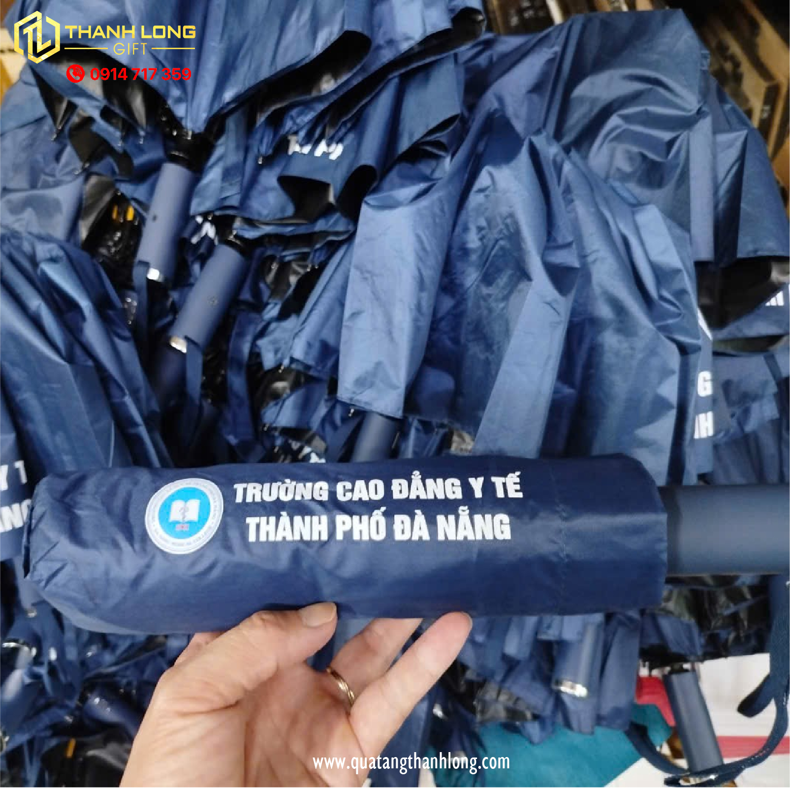 DÙ CẦM TAY IN LOGO – TRƯỜNG CAO ĐẲNG Y TẾ ĐÀ NẴNG