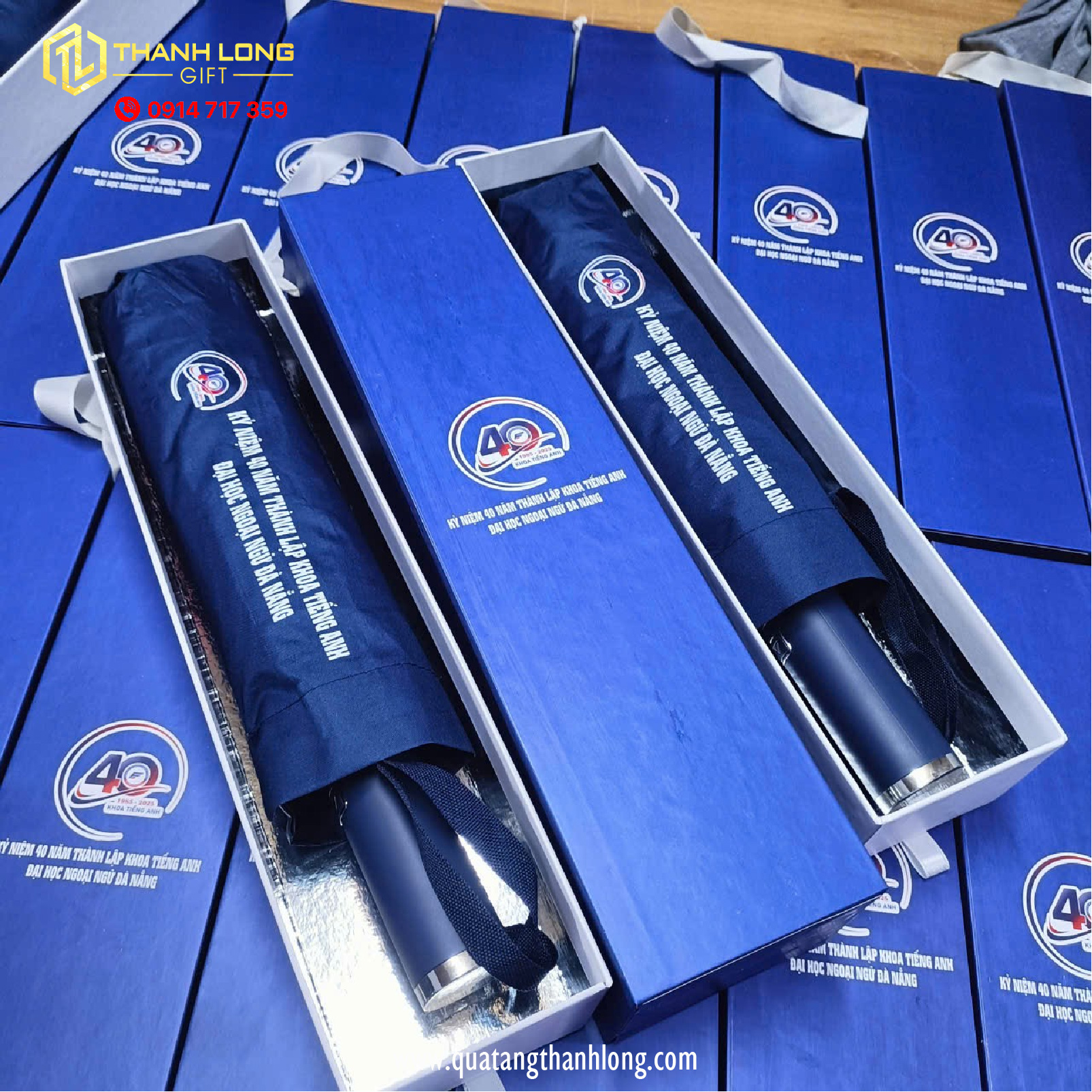 Dù cầm tay in logo - Trường Đại học Ngoại Ngữ, Đà Nẵng