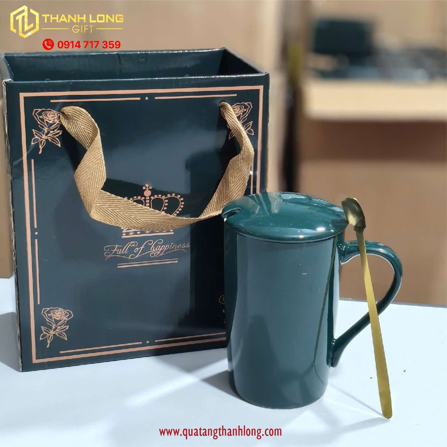 Ly sứ xanh ngọc + thìa kim loại, hộp thiết kế theo yêu cầu