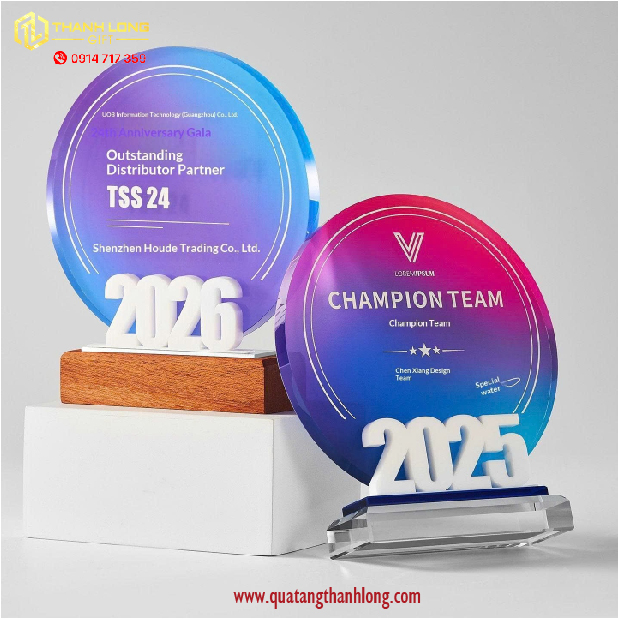 Kỷ niệm chương tròn pha lê