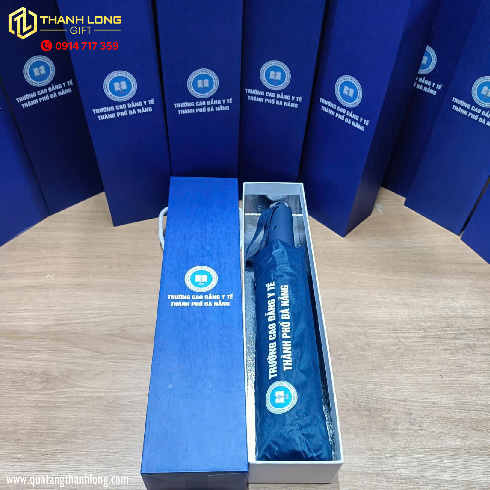 DÙ CẦM TAY IN LOGO – TRƯỜNG CAO ĐẲNG Y TẾ ĐÀ NẴNG