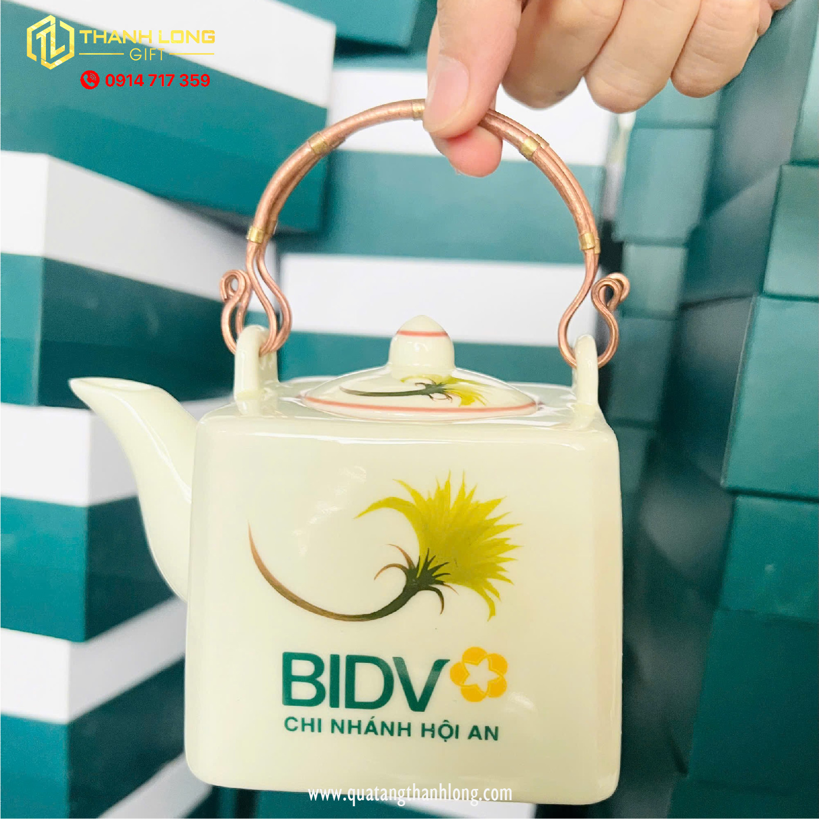 Bộ ấm chén sứ Vuông hoa vàng