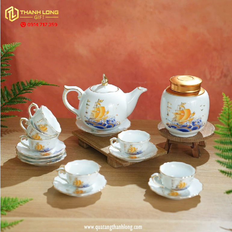 Bộ ấm chén sứ in hình con tàu