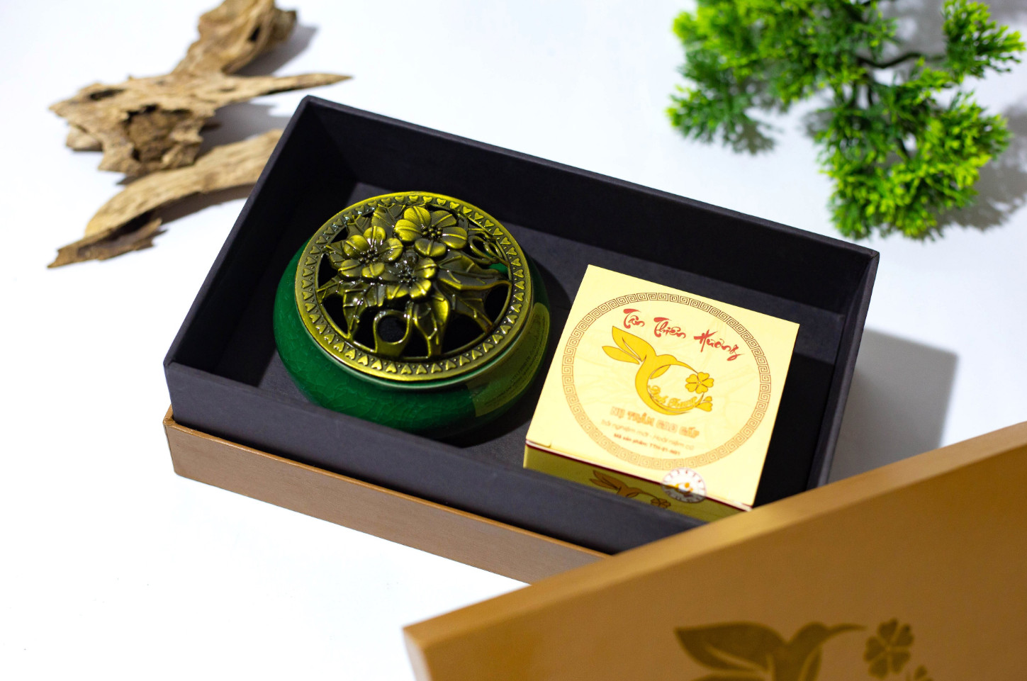 Hộp Trầm Hương Tân Thiên Hương