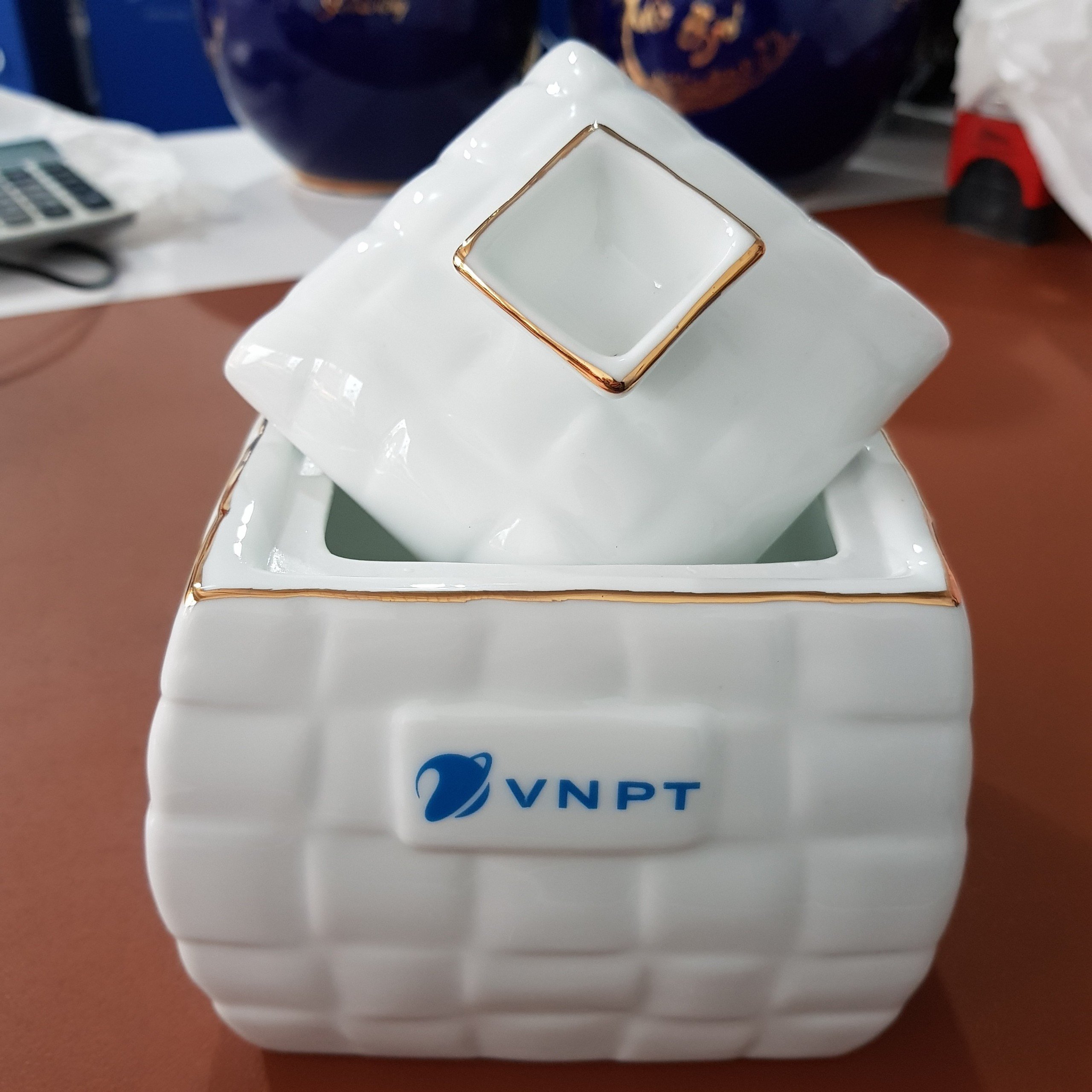Bộ Quà Tặng Bát Sứ Vuông - In logo VNPT Cao Bằng