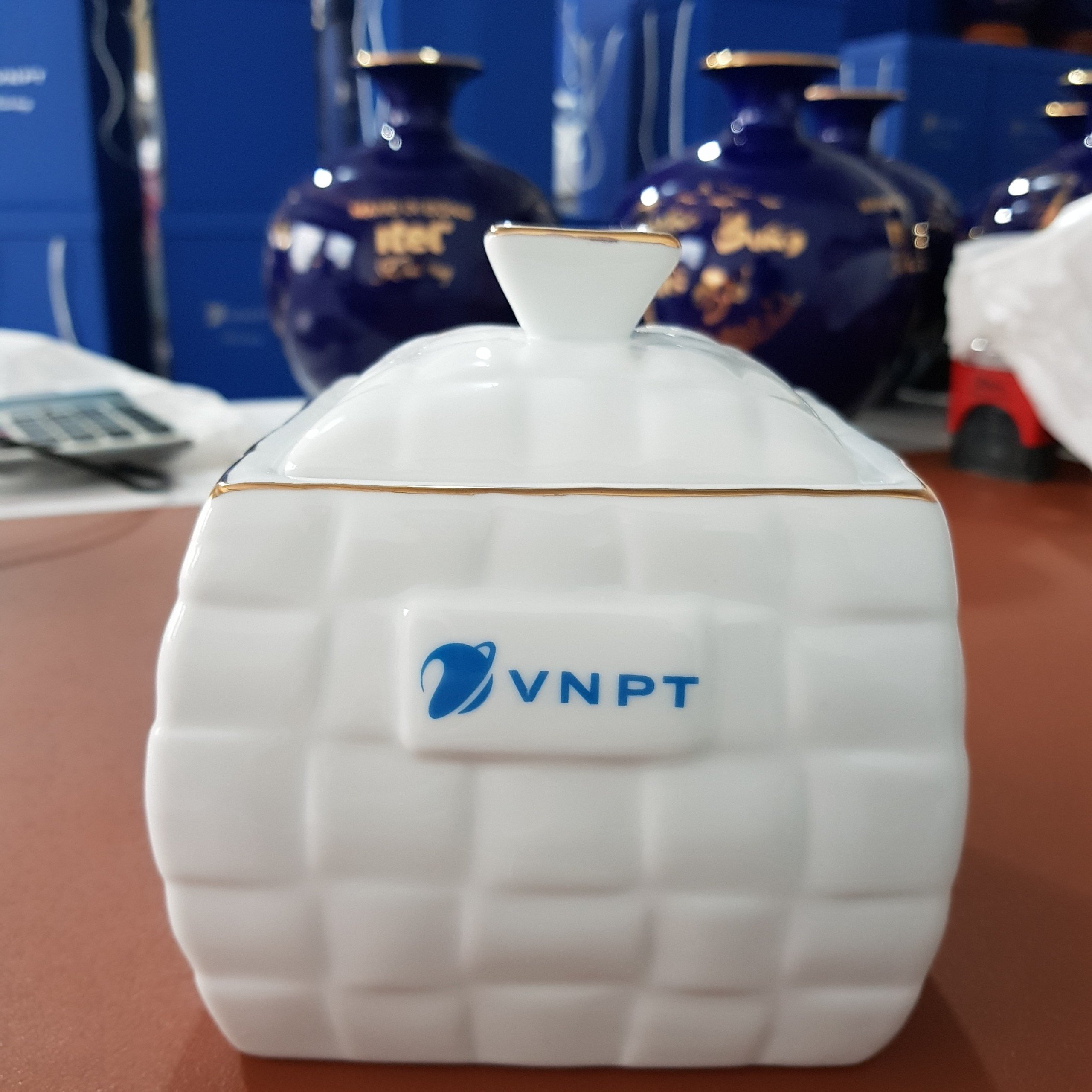 Bộ Quà Tặng Bát Sứ Vuông - In logo VNPT Cao Bằng