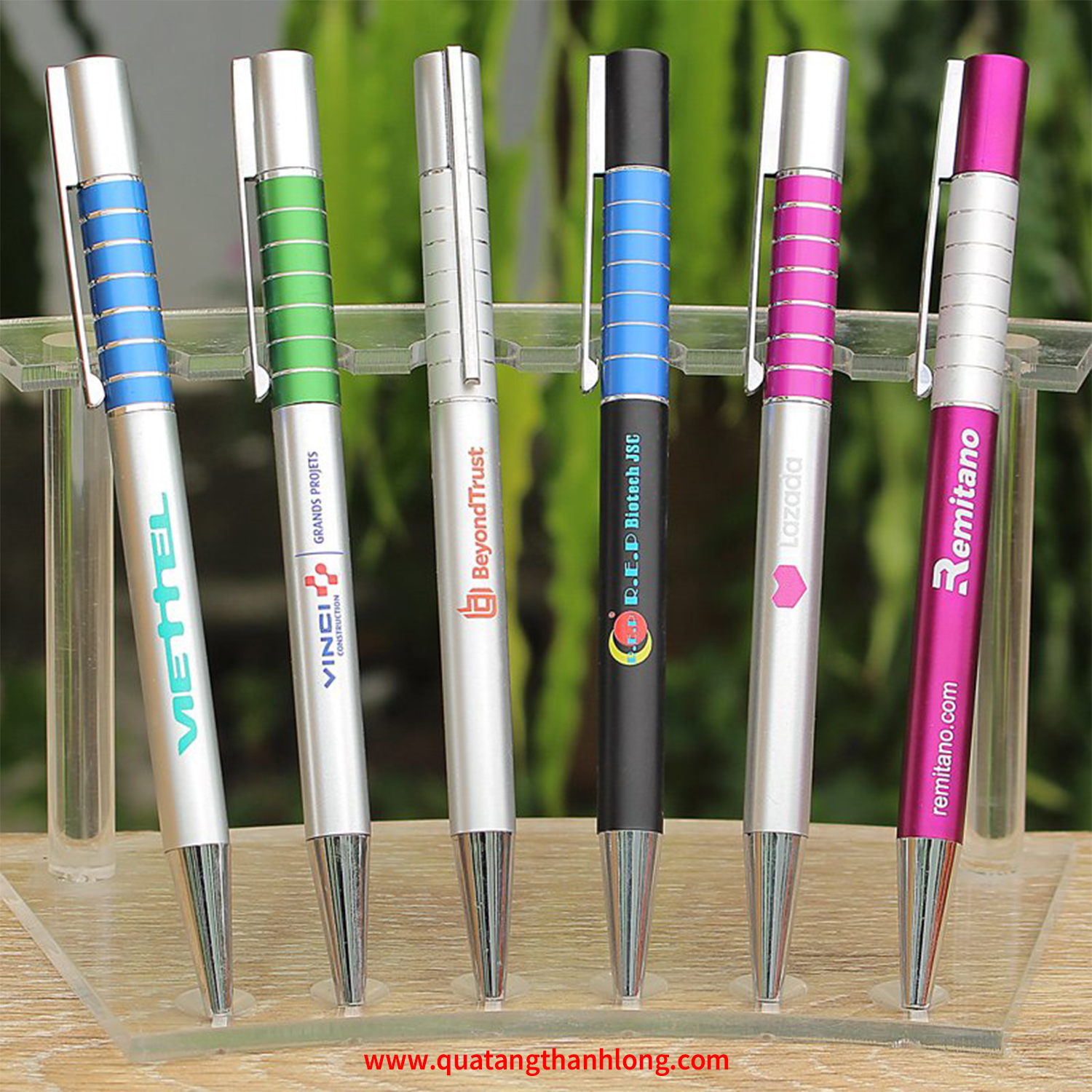 Bút Bi Nhựa BP-2017C
