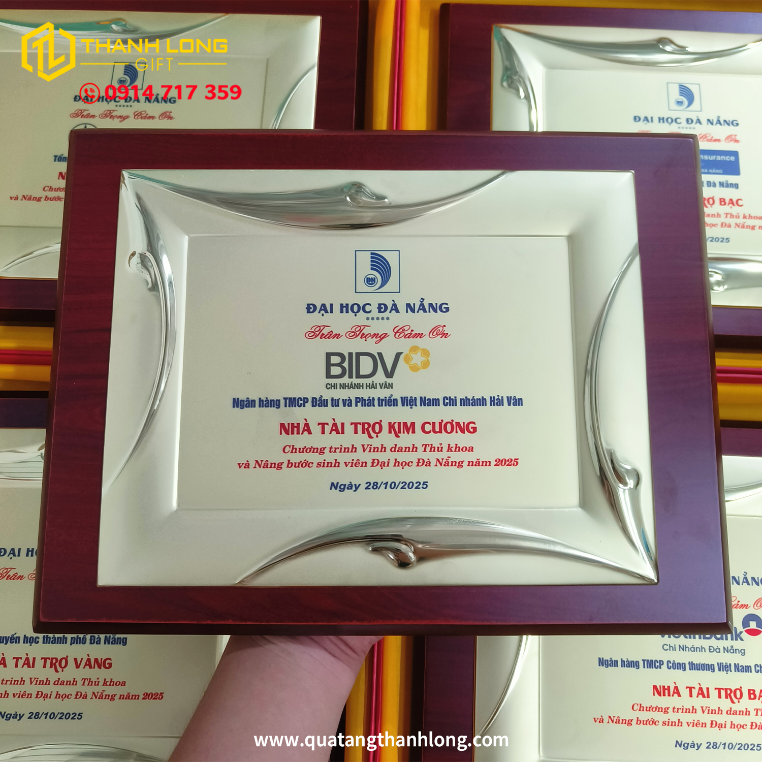 Bảng Vinh Danh Vàng Cao Cấp Tôn Vinh Giá Trị Dẫn Đầu