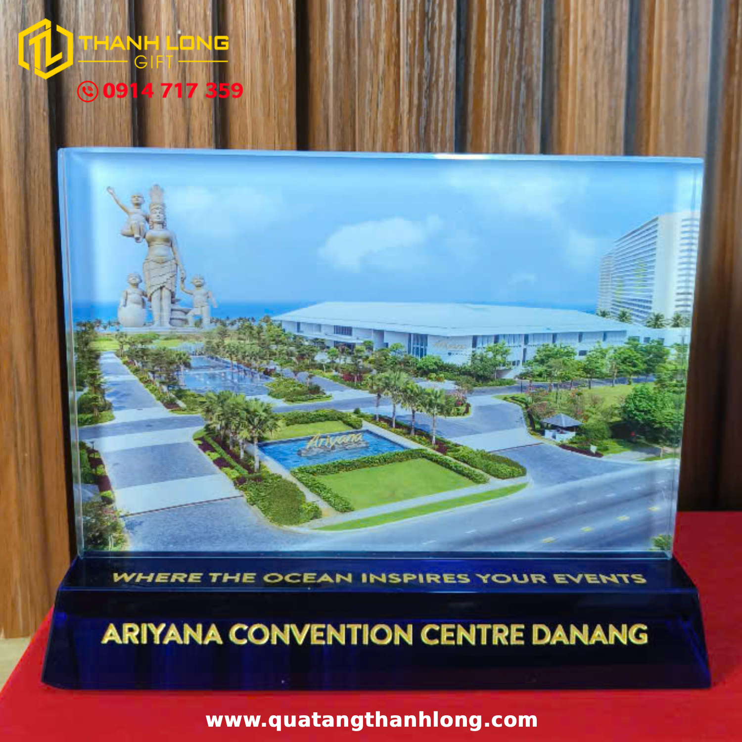 Kỷ Niệm Chương Pha Lê Ariyana Convention Centre Danang