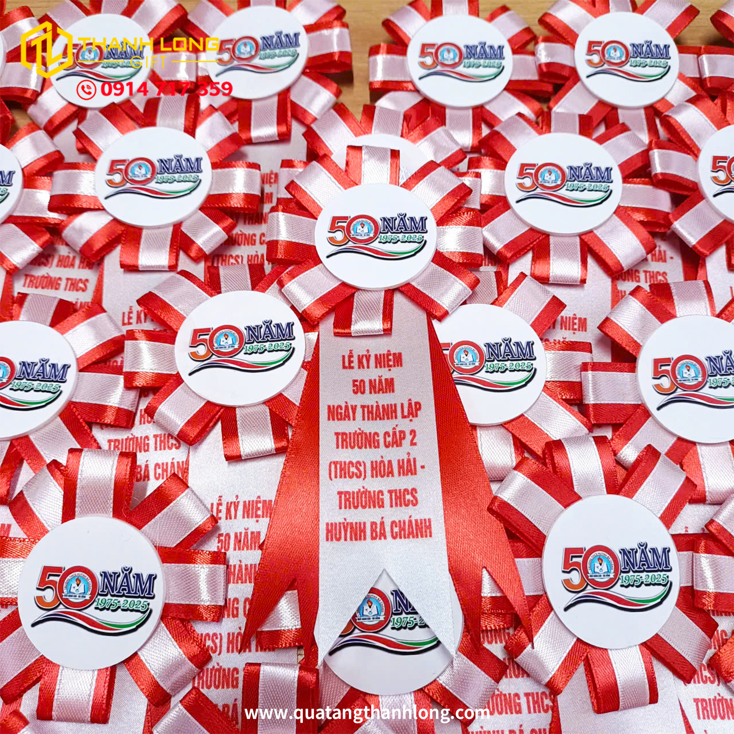 Hoa Cài Áo Sự Kiện Màu Đỏ Sang Trọng