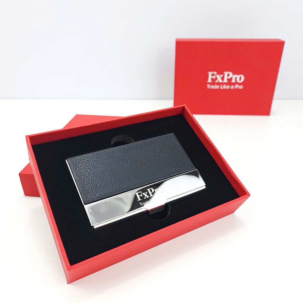 Hộp name card khắc logo