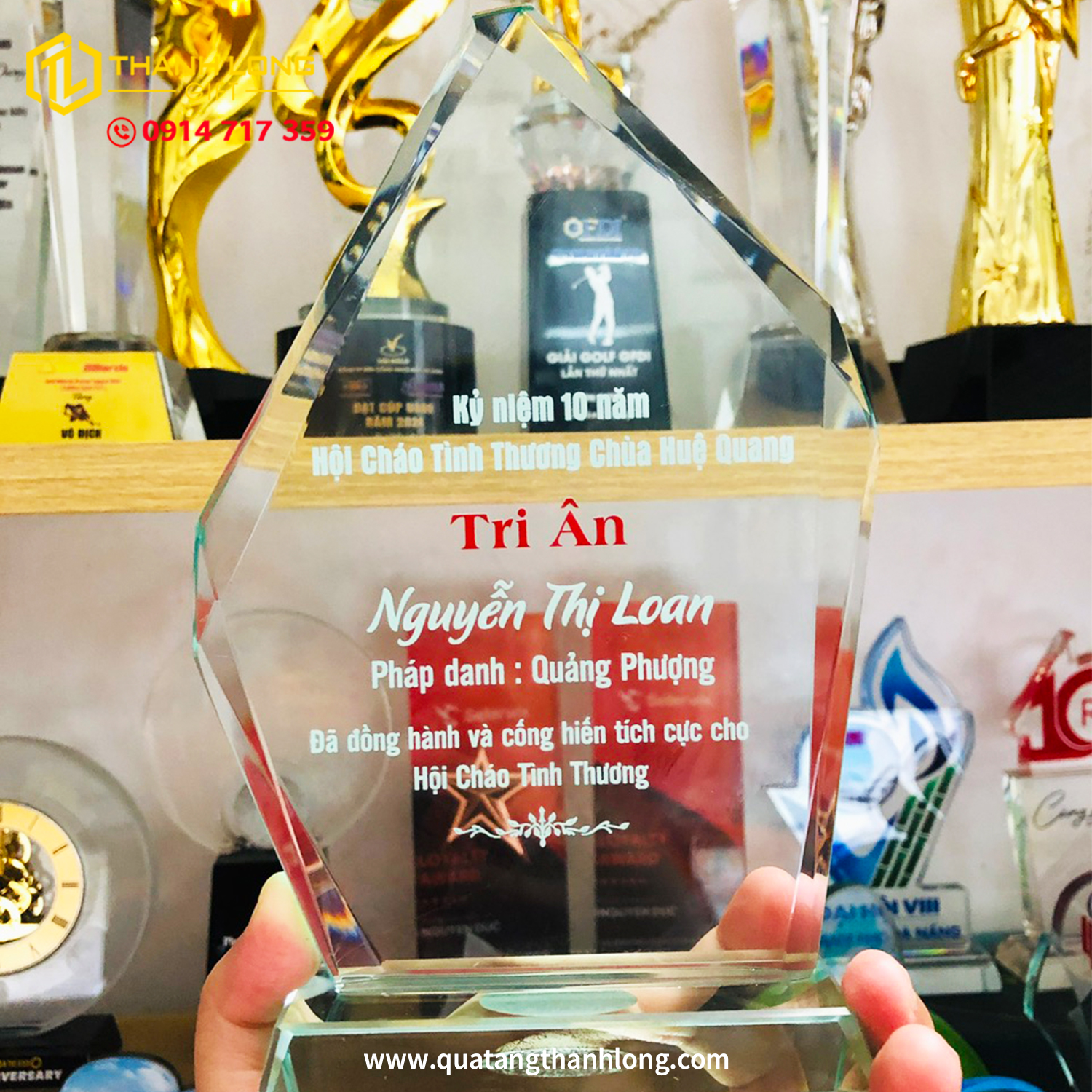 Kỷ niệm chương thủy tinh mũi nhọn thủy tinh