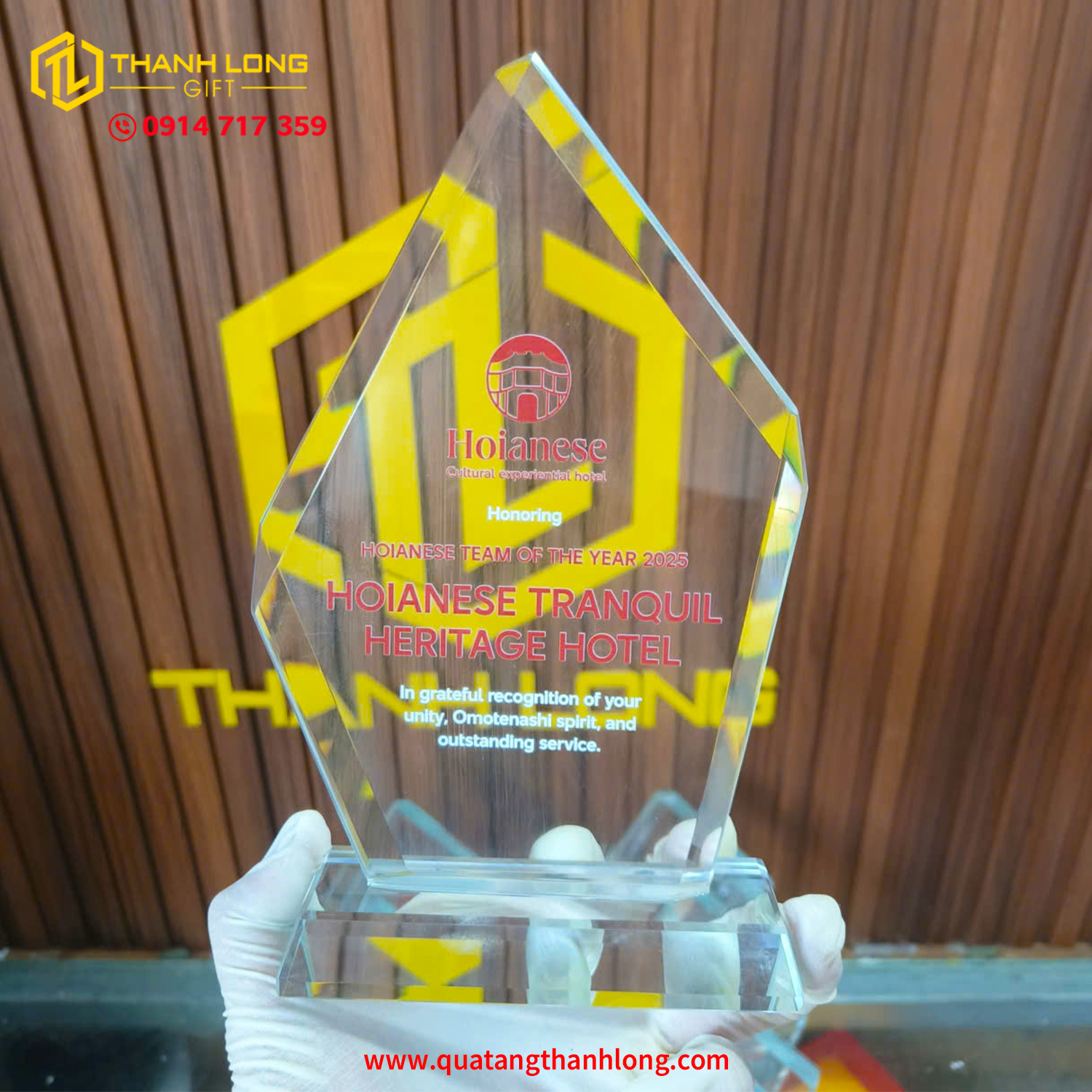 Kỷ niệm chương pha lê mũi nhọn cao cấp