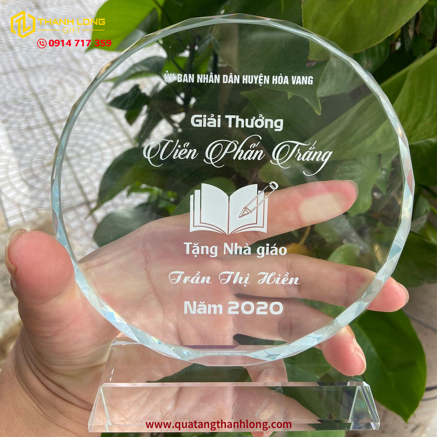 Kỷ Niệm Chương Pha Lê Cao Cấp 12cm