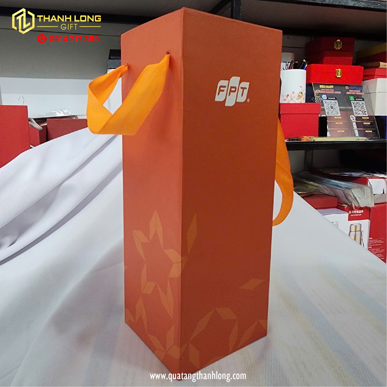 Hộp đựng bình giữ nhiệt quay xách (25x9x9cm)