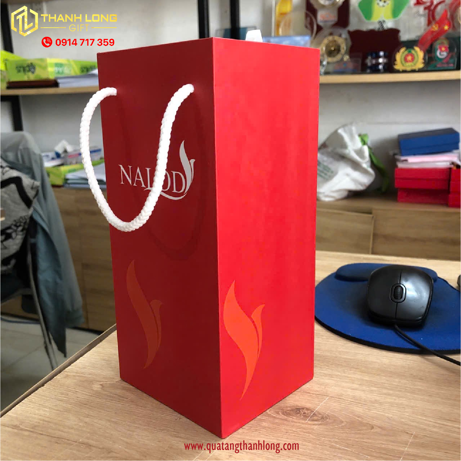 Hộp đựng bình giữ nhiệt quay xách (24x10x10cm)