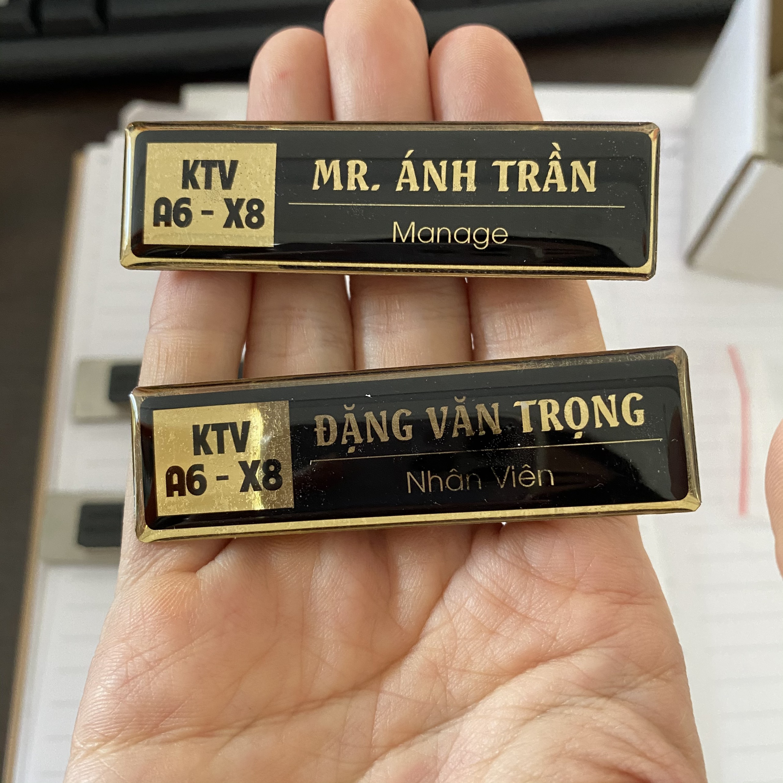 Bảng Tên Nhân Viên Giải Pháp Nhận Diện Thương Hiệu Hiệu Quả