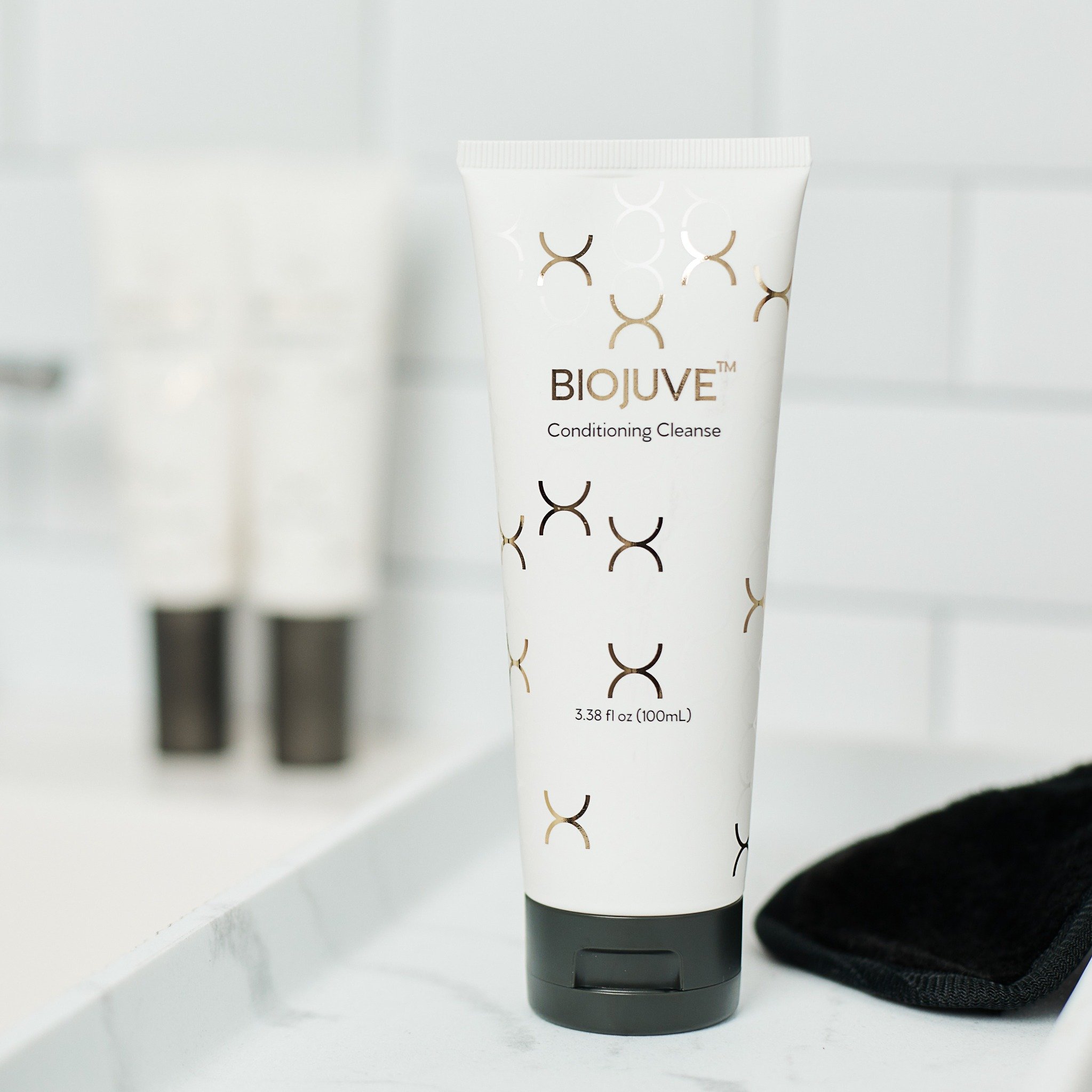 BIOJUVE CONDITIONING CLEANSE - Sữa Rửa Mặt Dịu Nhẹ, Cân Bằng Hệ Vi Sinh Cho Mọi Làn Da