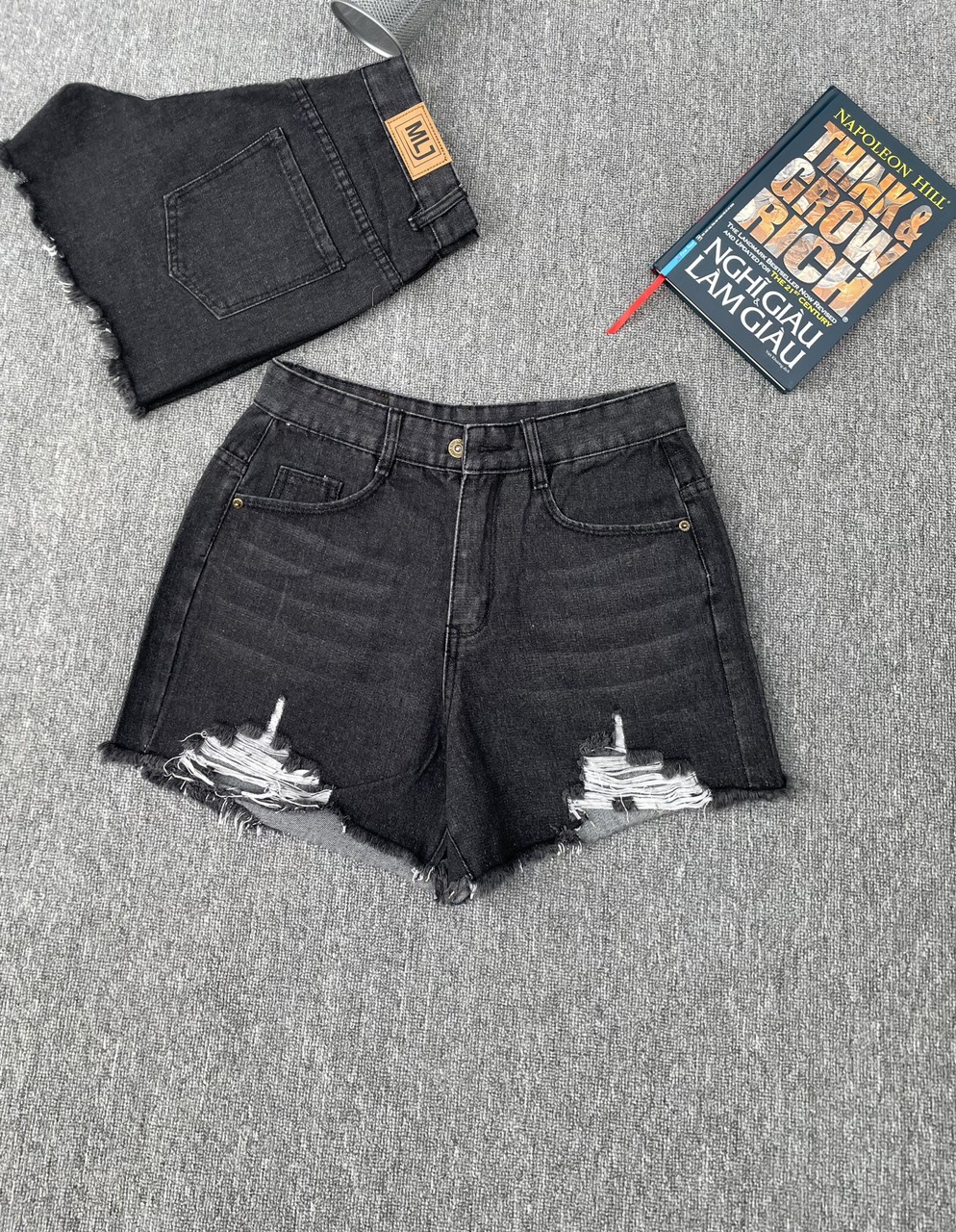 QUẦN SHORT XÁM RÁCH 0072