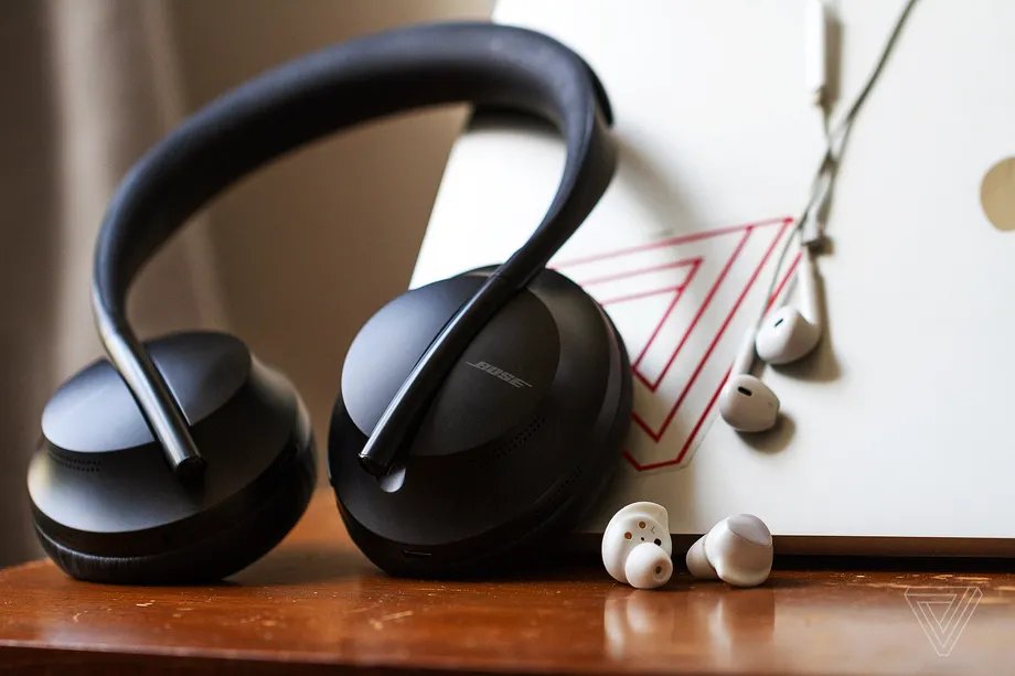 Tìm một nơi yên tĩnh (và con headphone tốt nhất) khi gọi video