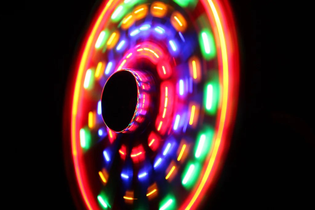 Đèn quạt trang trí phòng gaming