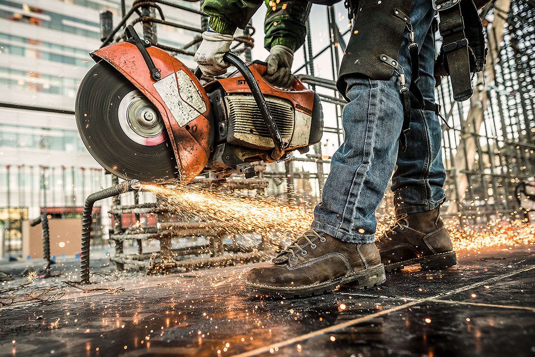 Cách chọn giày bảo hộ lao động phù hợp với môi trường làm việc