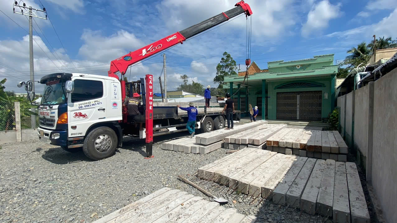 Nâng Tầm Công Trình Của Bạn Với Dịch Vụ Cẩu Thuê Chuyên Nghiệp Từ Phước Tài