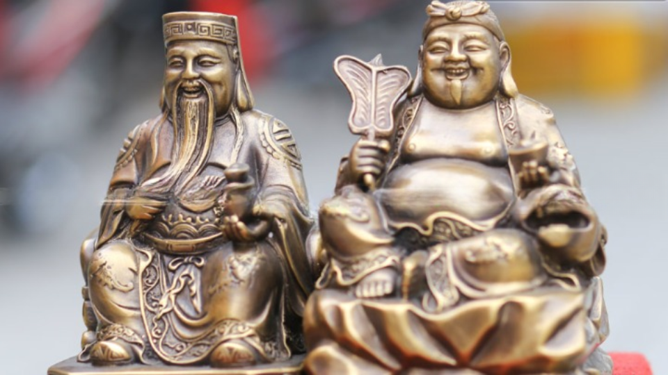 Nghệ Thuật Bài Trí Bàn Thờ Thần Tài Thổ Địa Bằng Đồng Tôn Nghiêm