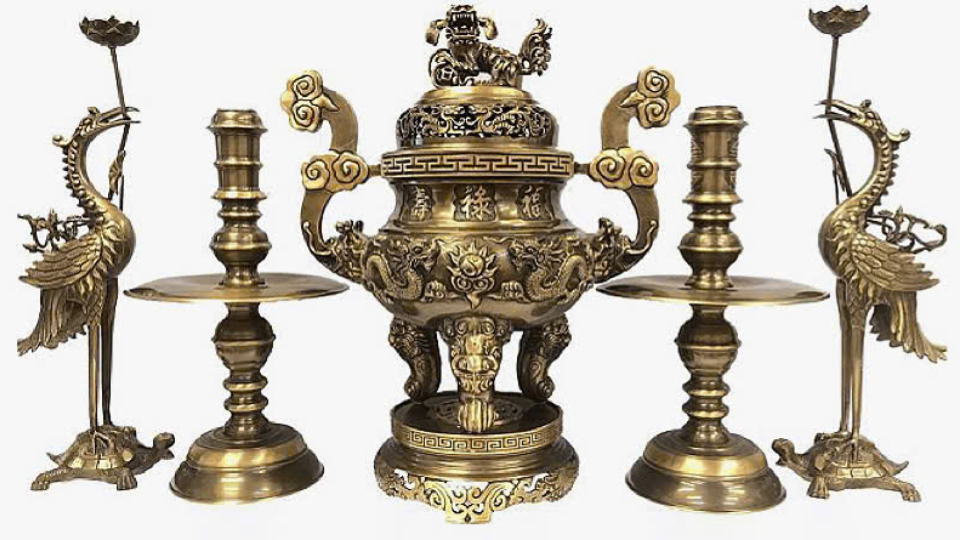 Chọn Đồng Mỹ Nghệ Theo Phong Thủy: Tăng Cường Vượng Khí Và Bình An