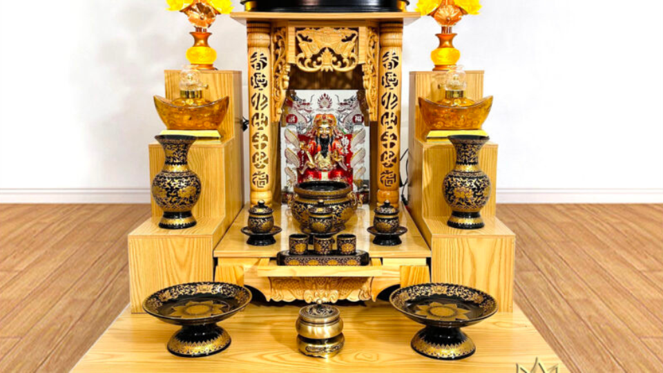 Tầm Quan Trọng Của Bàn Thờ Thần Tài Bằng Đồng Trong Phong Thủy Và Sự Thịnh Vượng